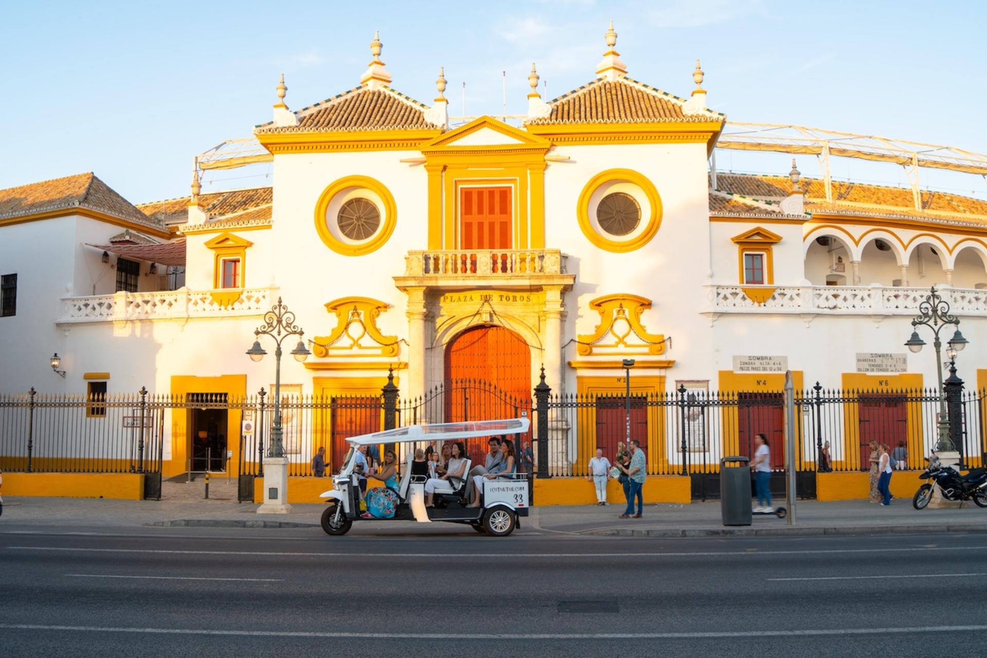 Private Eco Tuk Tuk Tour in Seville - Thumbnail 6