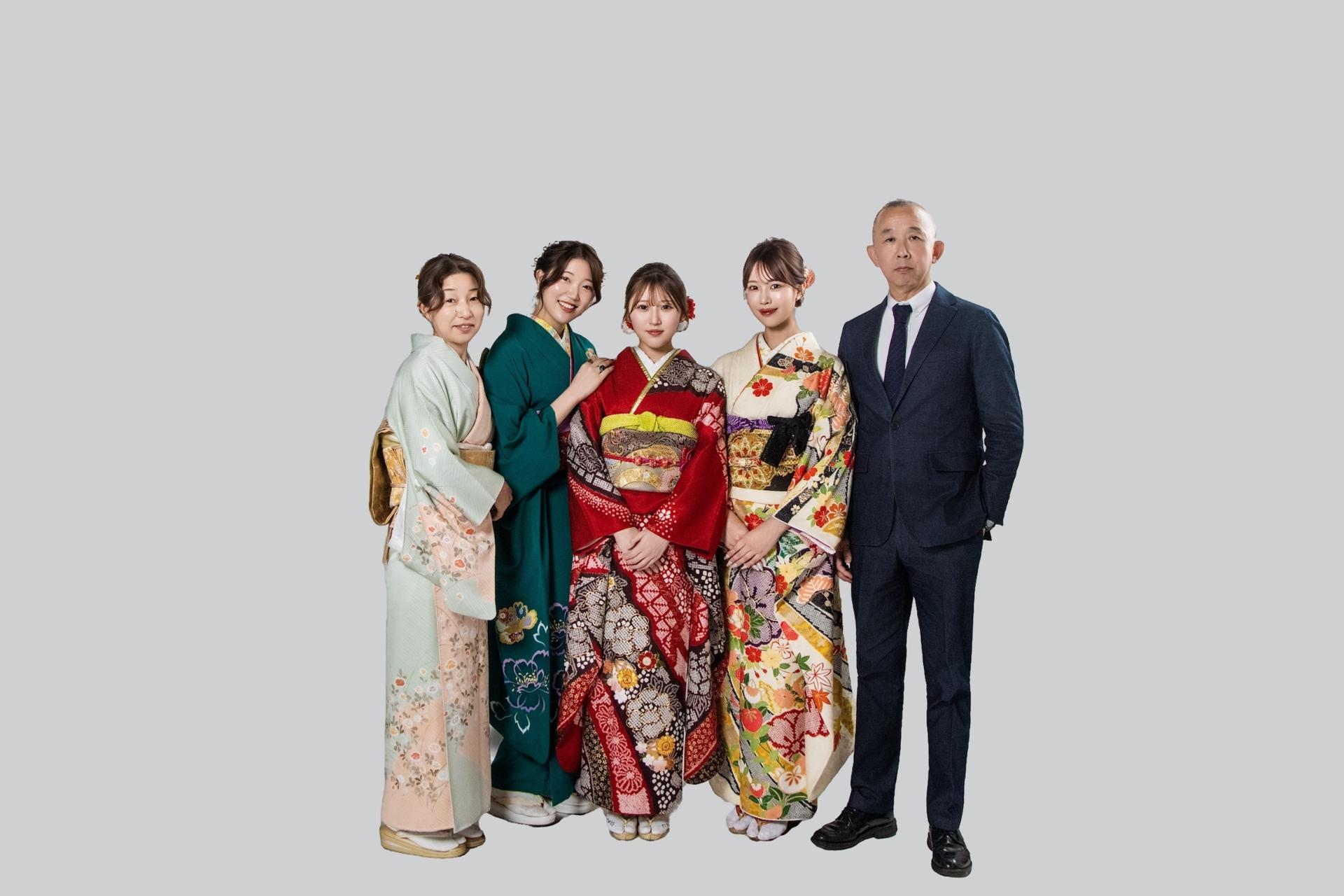 Kyoto Private Family Kimono Photoshoot  (Studio & Washitsu) - Thumbnail 2