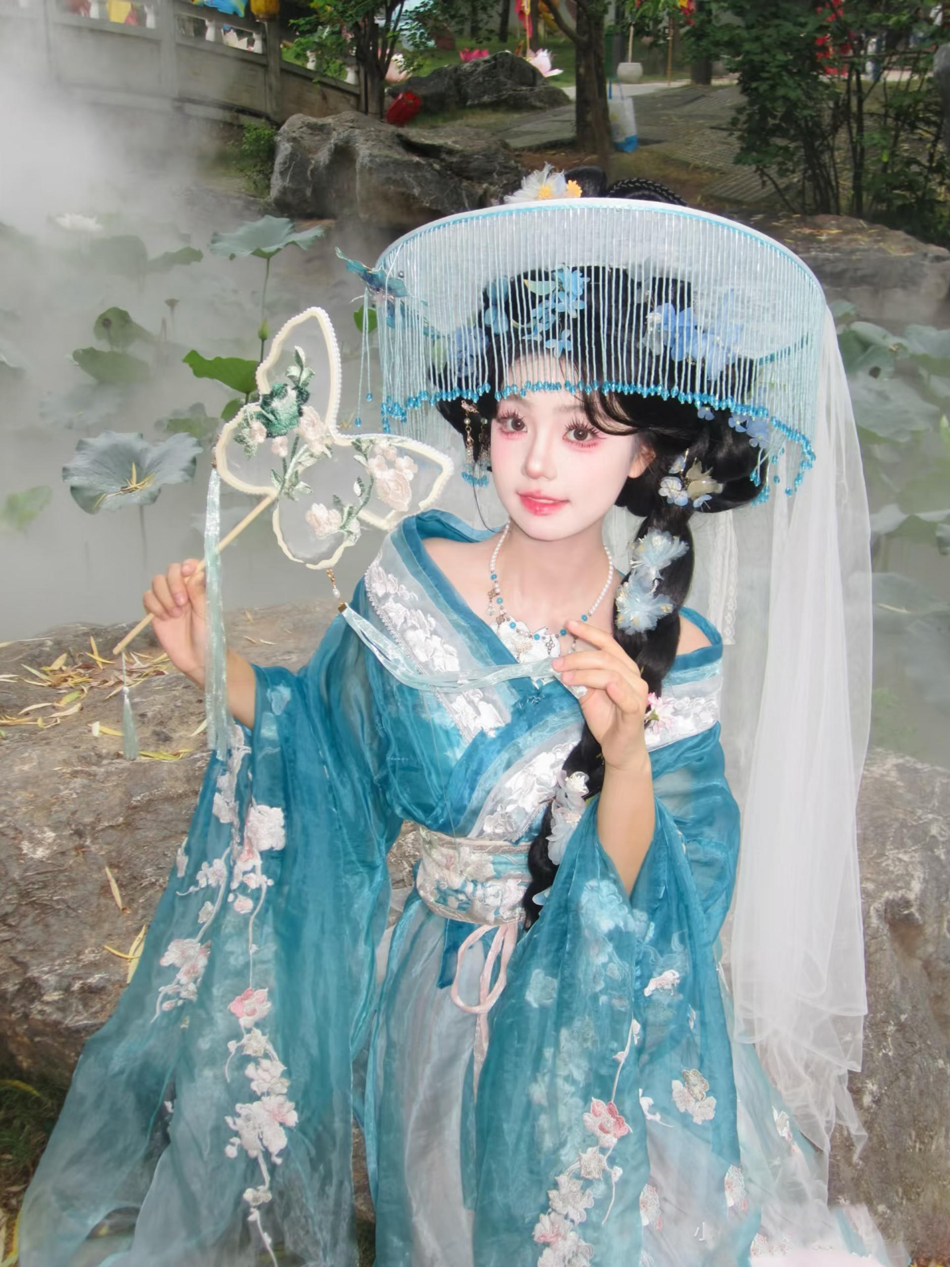 Shanghai Yu Garden Traditional Chinese Costume Hanfu Qipao Experience (Hanfu Rental/Makeup/Photography) - Thumbnail 24