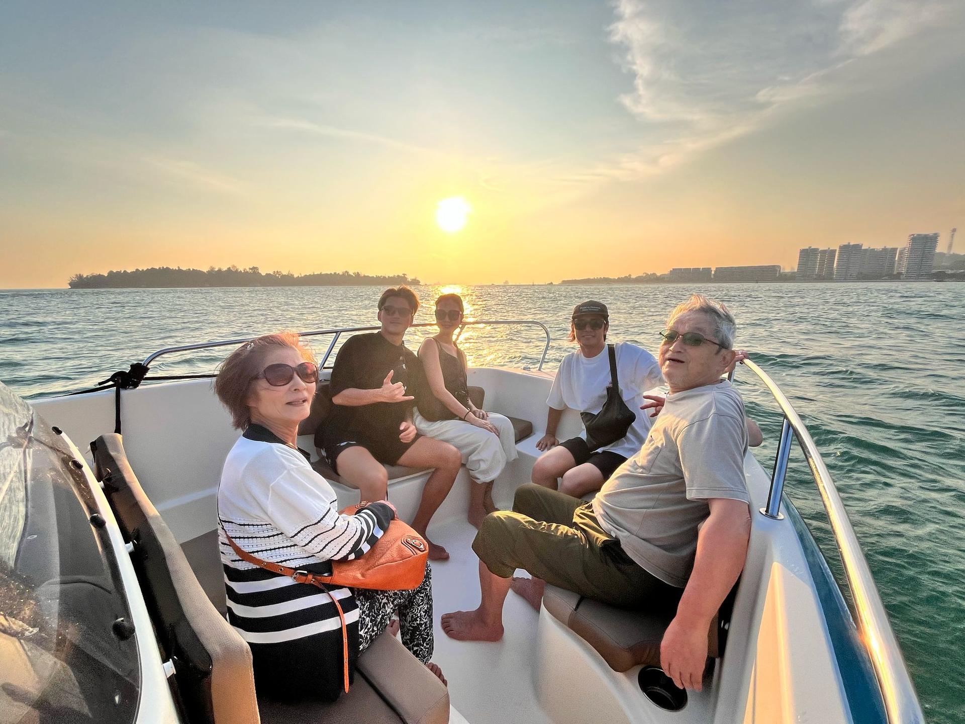 Southern Islands Speedboat Guided Tour by YachtCruiseSG - Thumbnail 16