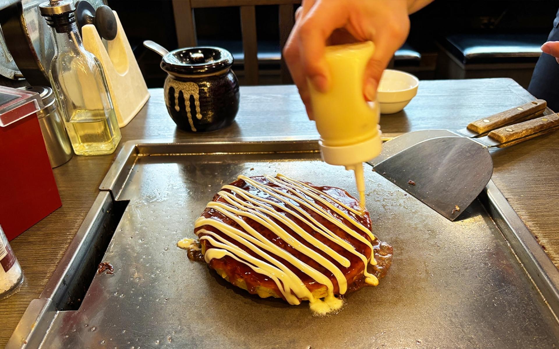 Osaka: Guided Food Tour with 12 Dishes and 2 Drinks - Thumbnail 13