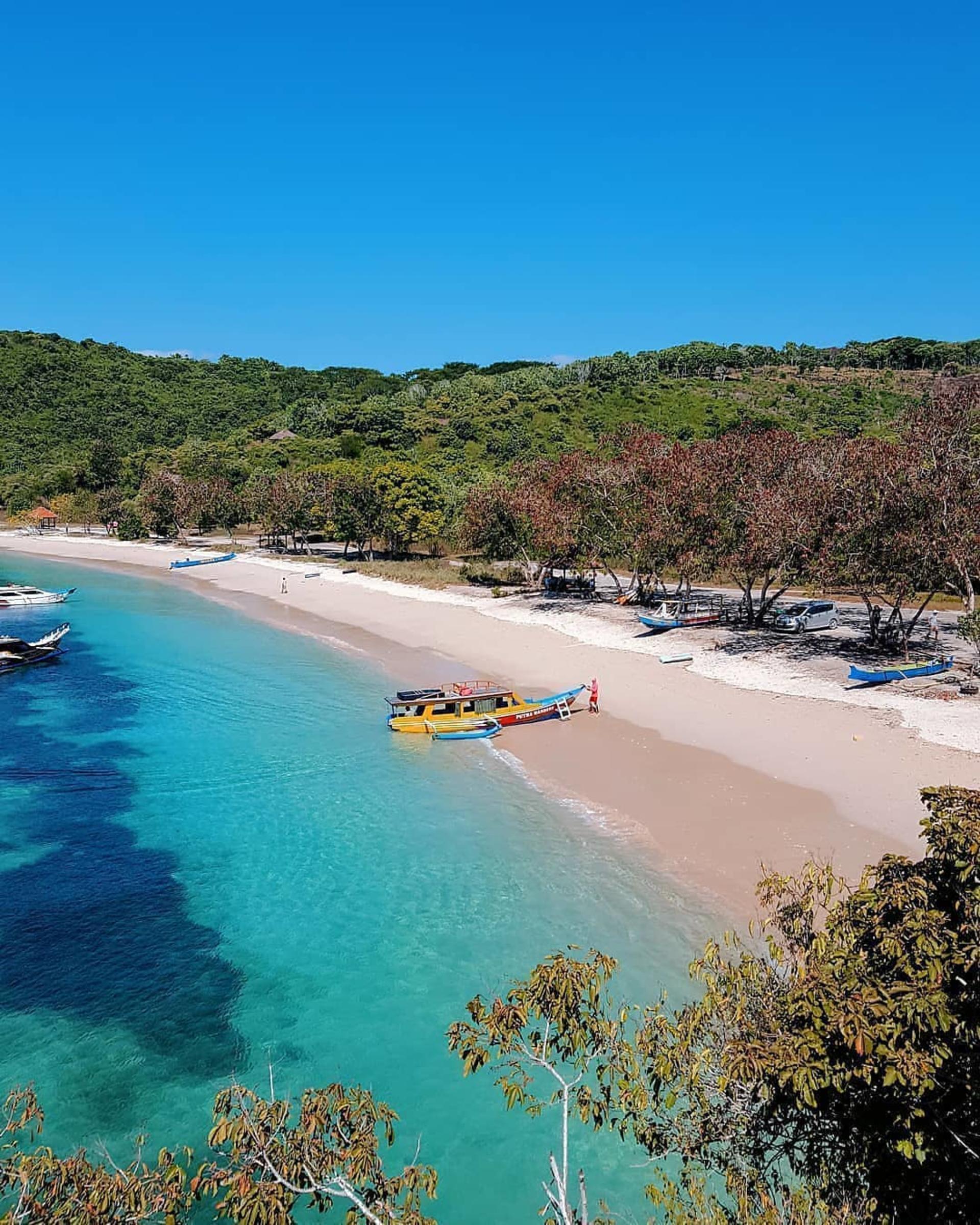 Lombok Tengah Full-Day Private Road Tour - Image 1
