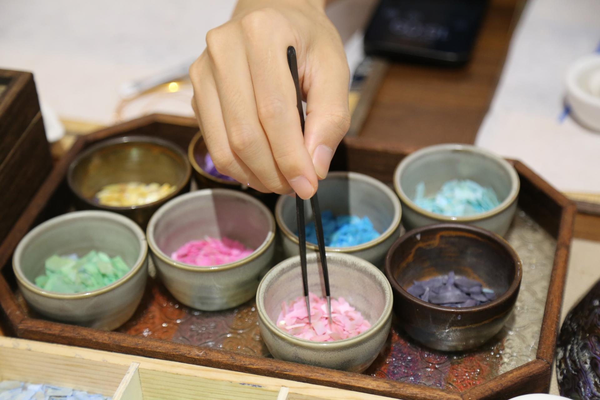 Mother-of-Pearl Jewelry Workshop in a Historic Shanghai Alley  - Thumbnail 6