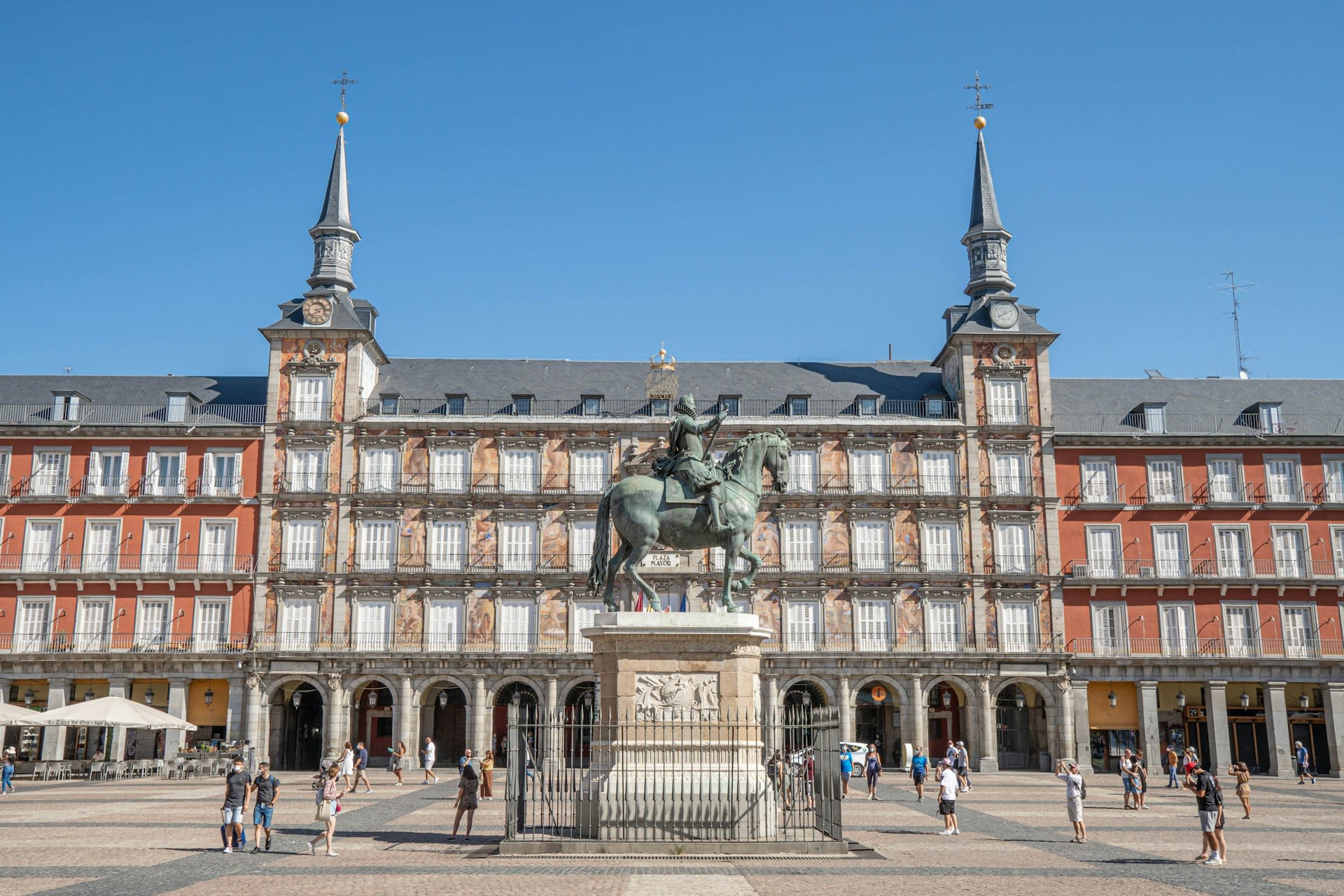 Madrid: City Highlights Guided Walking Tour - Thumbnail 8
