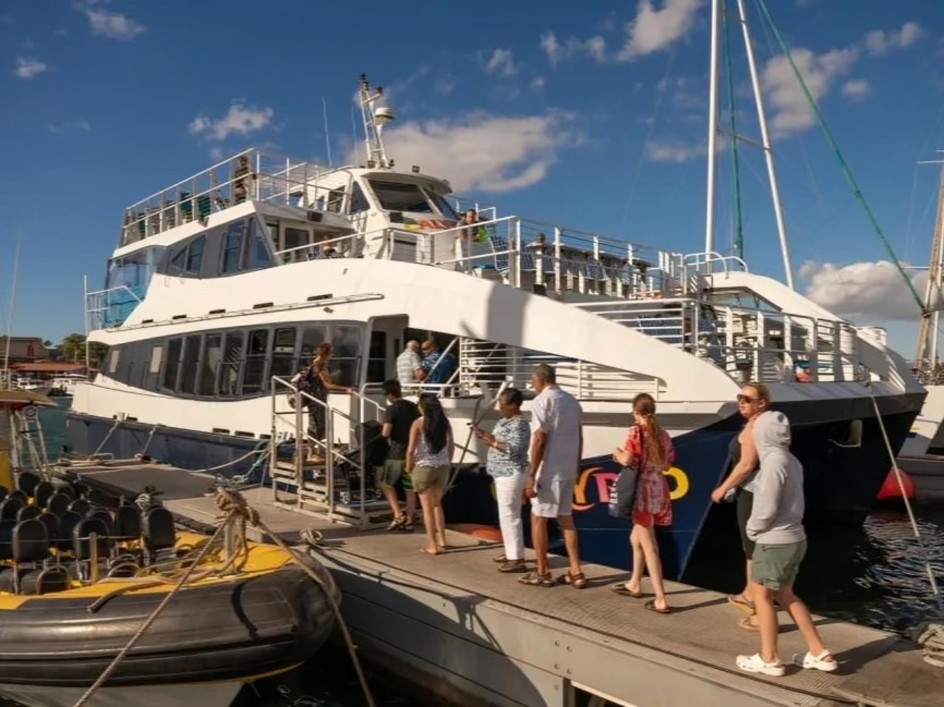 Maui Sunset Dinner Cruise on the Calypso from Ma'alaea Harbor - Thumbnail 3