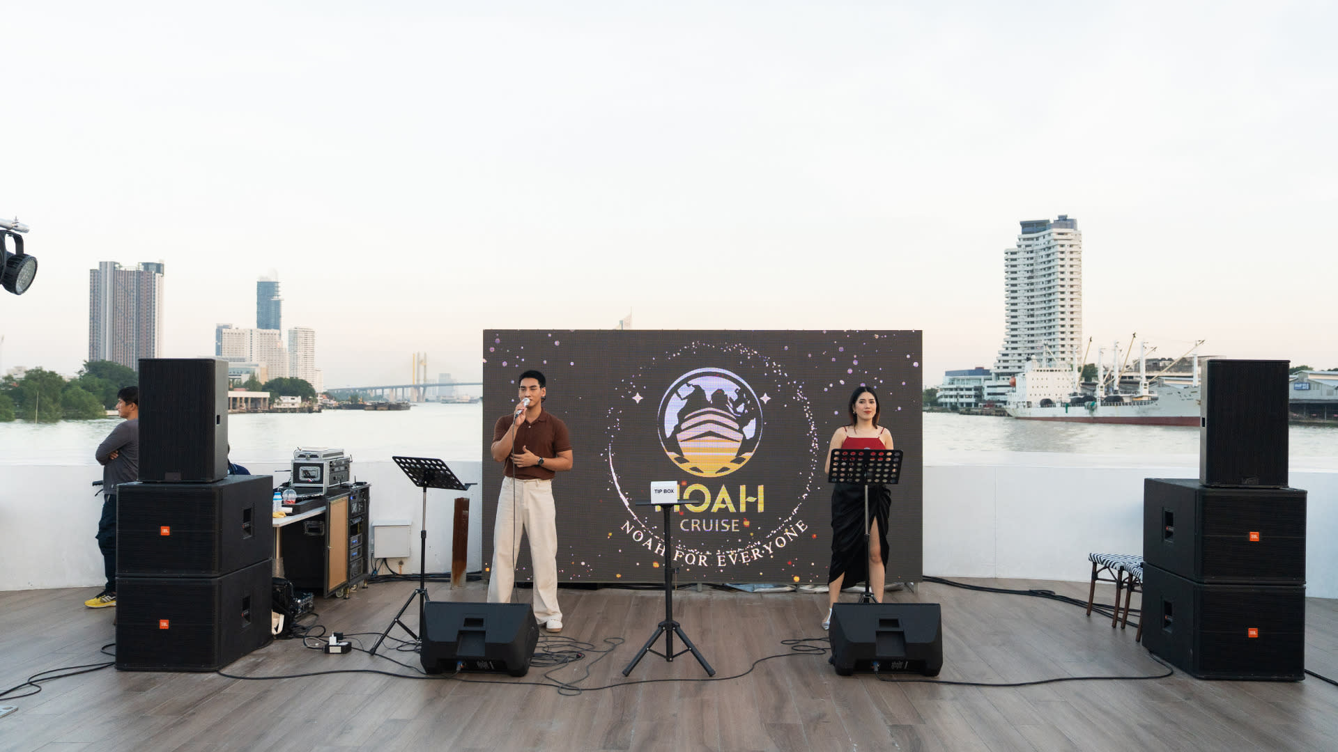 Noah Dinner Cruise in Bangkok - Thumbnail 14