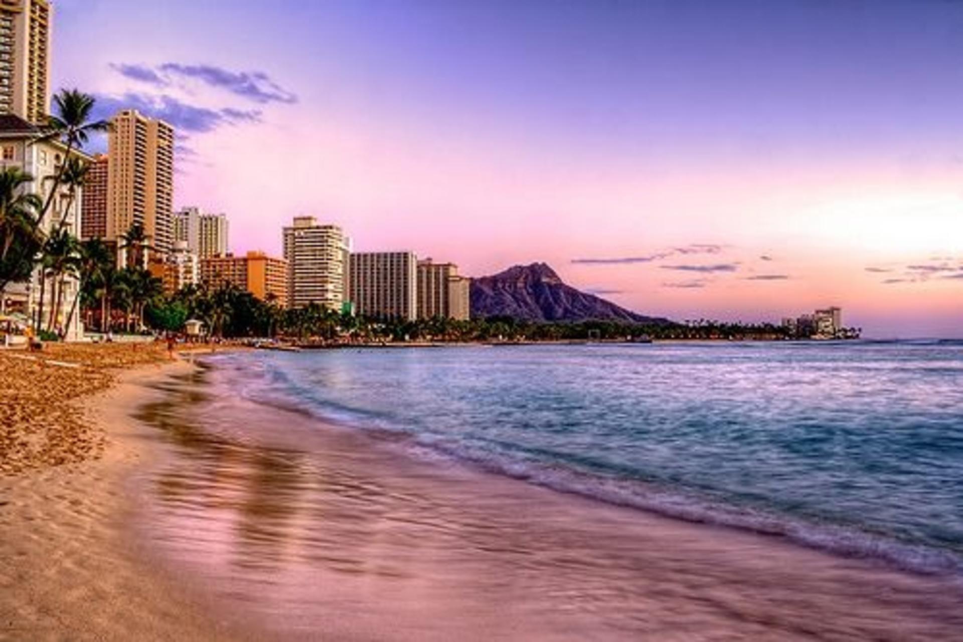 Waikiki Sunset & Fireworks Sailing Experience in Hawaii - Thumbnail 3