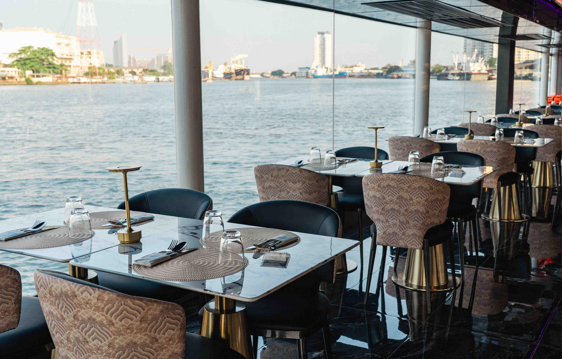 Super Galaxy Dinner Cruise in Bangkok - Thumbnail 17