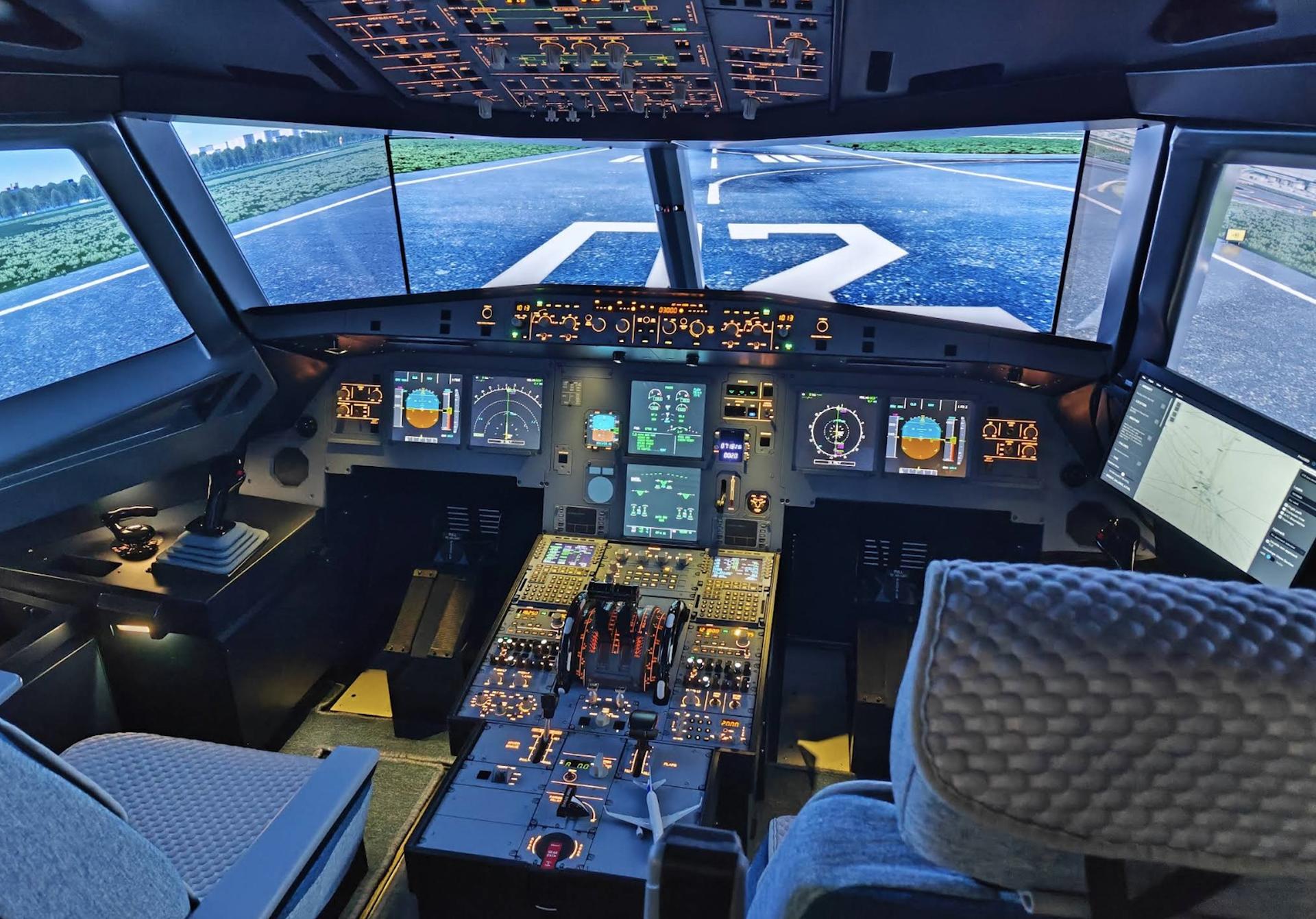 Ultimate Simulator Flight Experiences by WingsAcademy - Thumbnail 3