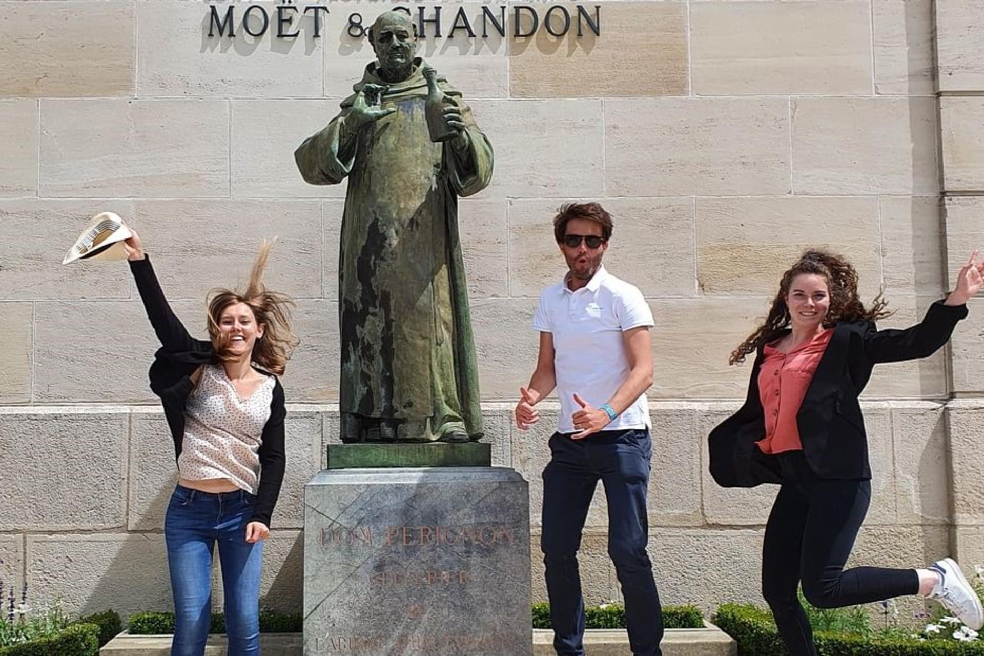 Maison Mumm, family growers tour with lunch in Reims - Thumbnail 3