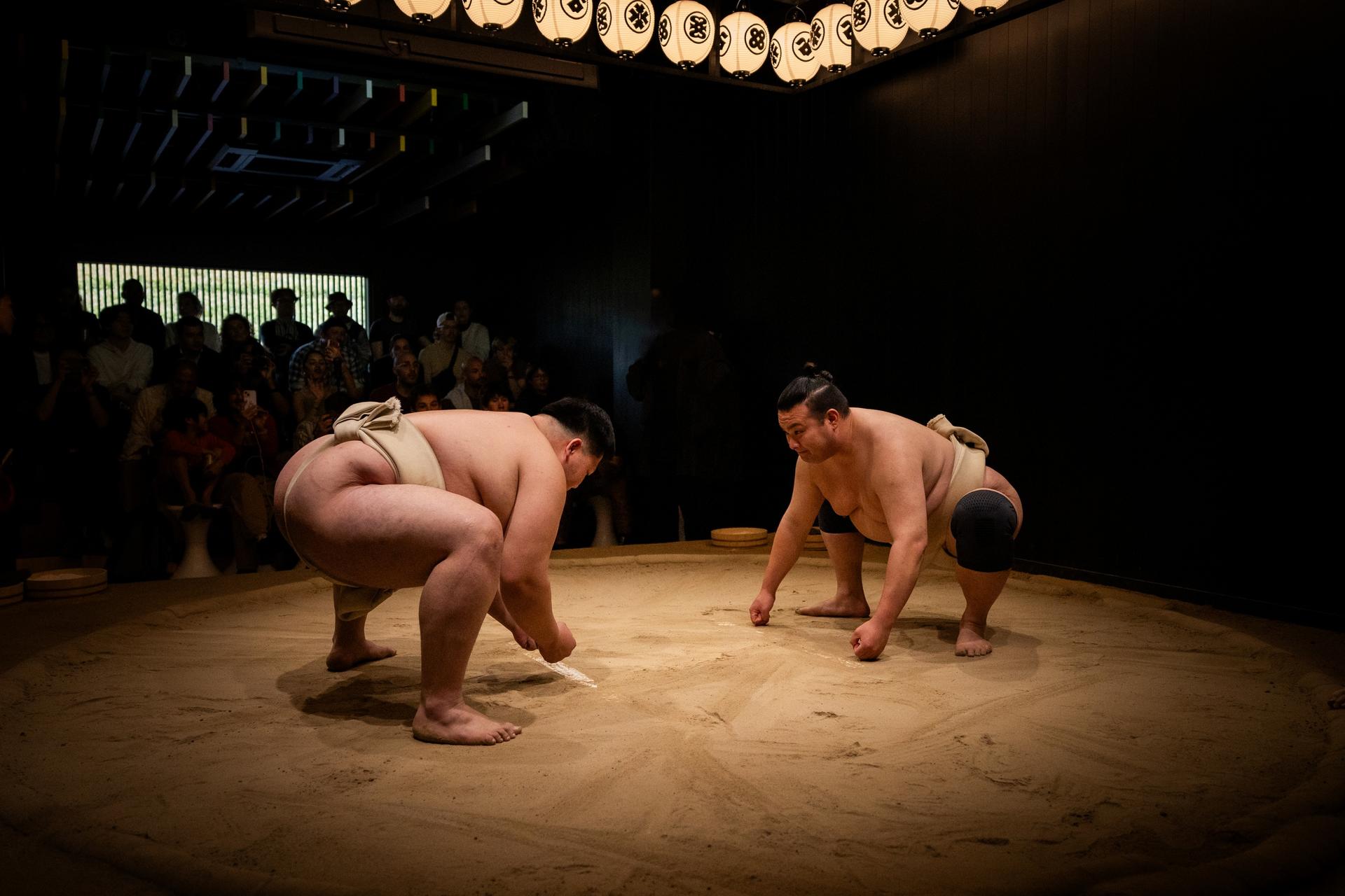 OSAKA Sumo Live Match show Experience with salt-throwing Challenge! - Thumbnail 2