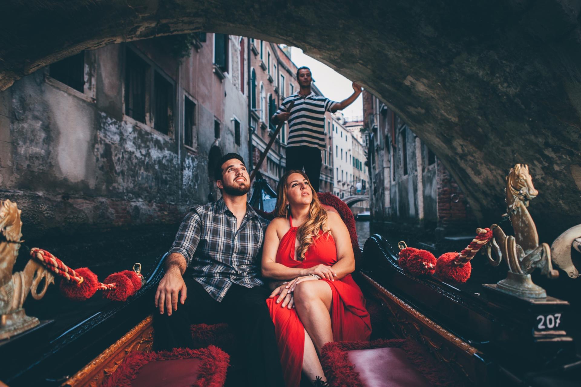 Private Photoshoot with a Vacation Photographer in Venice - Image 1