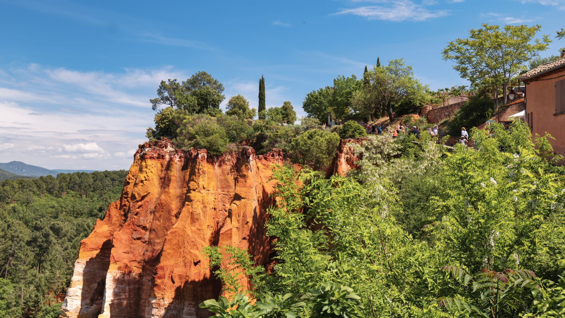 Luberon Market and Villages Tour from Marseille or Aix en Provence - Thumbnail 3