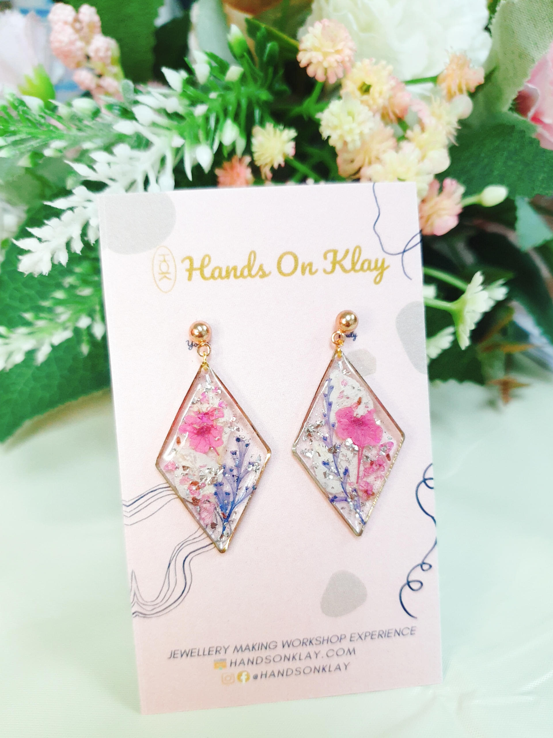 UV Resin Accessories Workshop Experience by Hands On Klay - Thumbnail 8