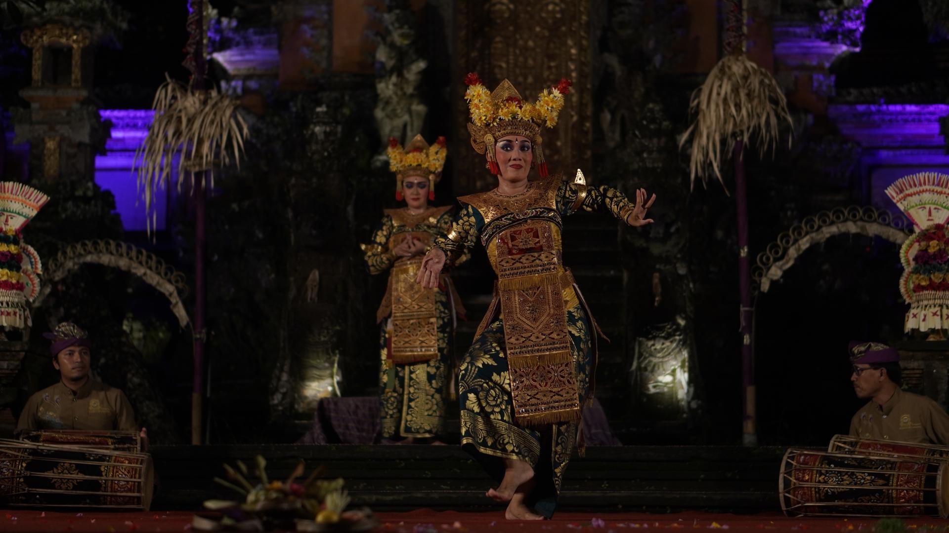 Dining Experience at The Cafe Lotus Ubud - Thumbnail 6