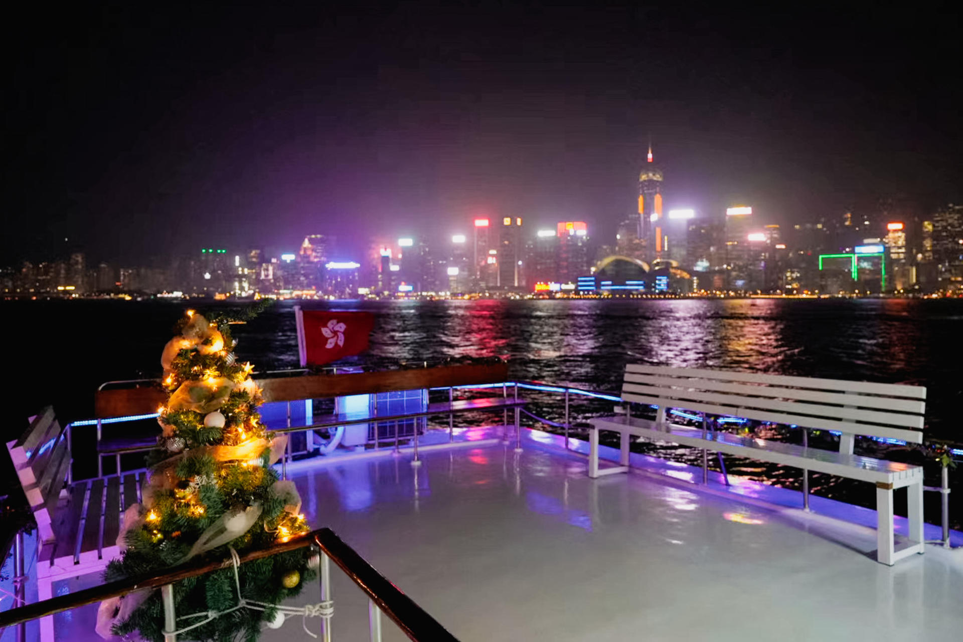 Victoria Harbour Night Cruise Experience - One Yacht (Unlimited Drinks+Photography) - Thumbnail 4