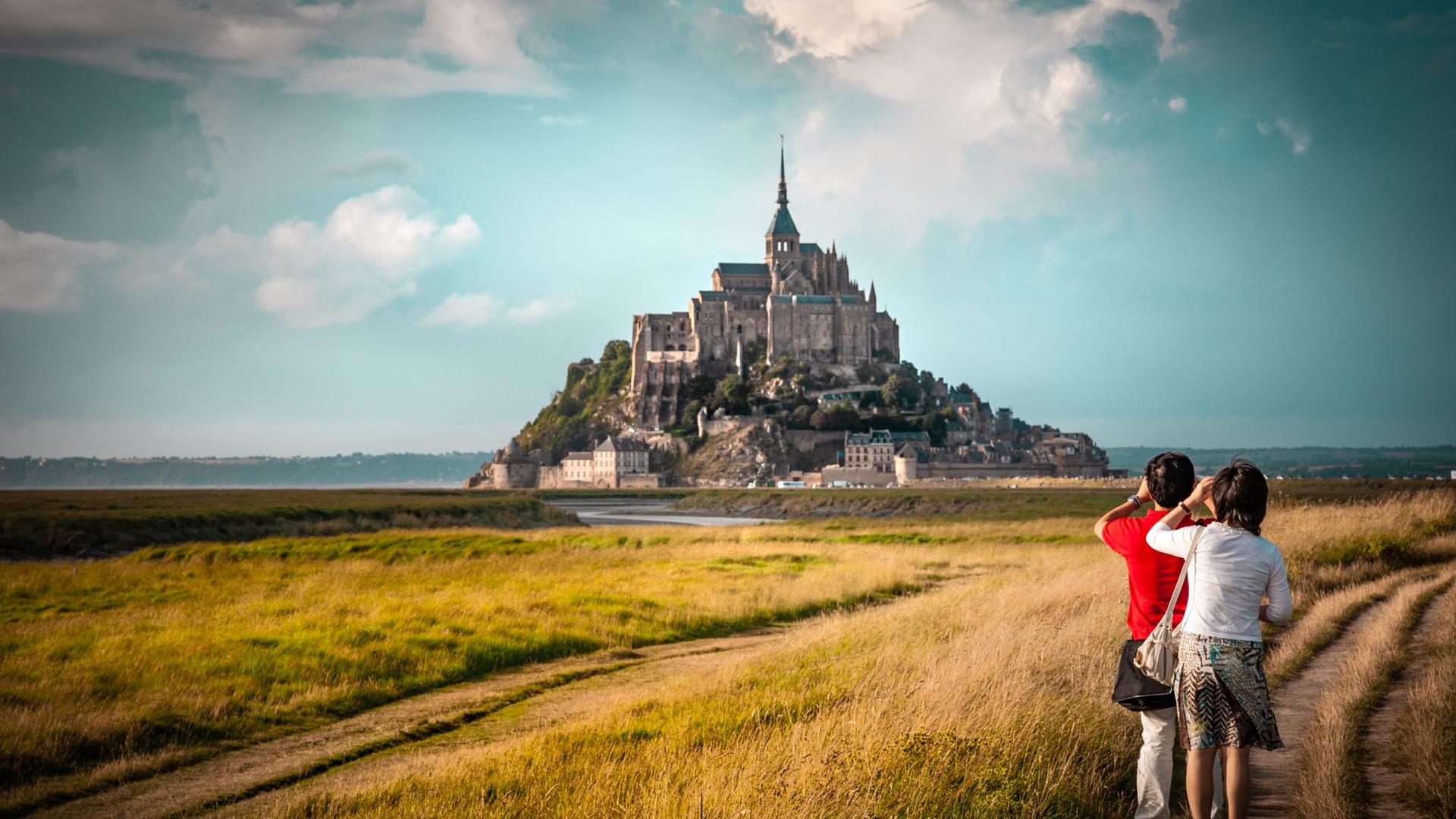 Mont Saint-Michel & Omaha Beach Full-Day Small Group Tour from Paris - Thumbnail 2