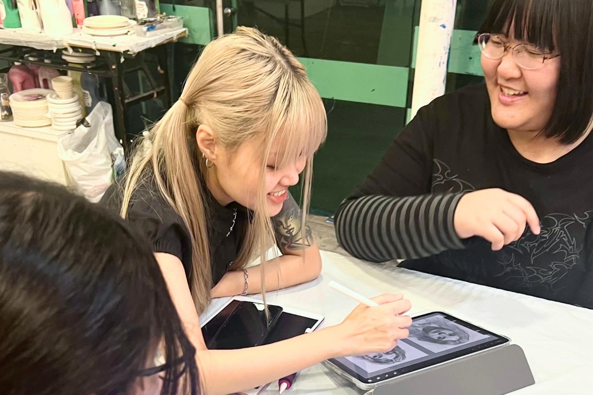 Digital Art Workshop in Singapore - Thumbnail 2