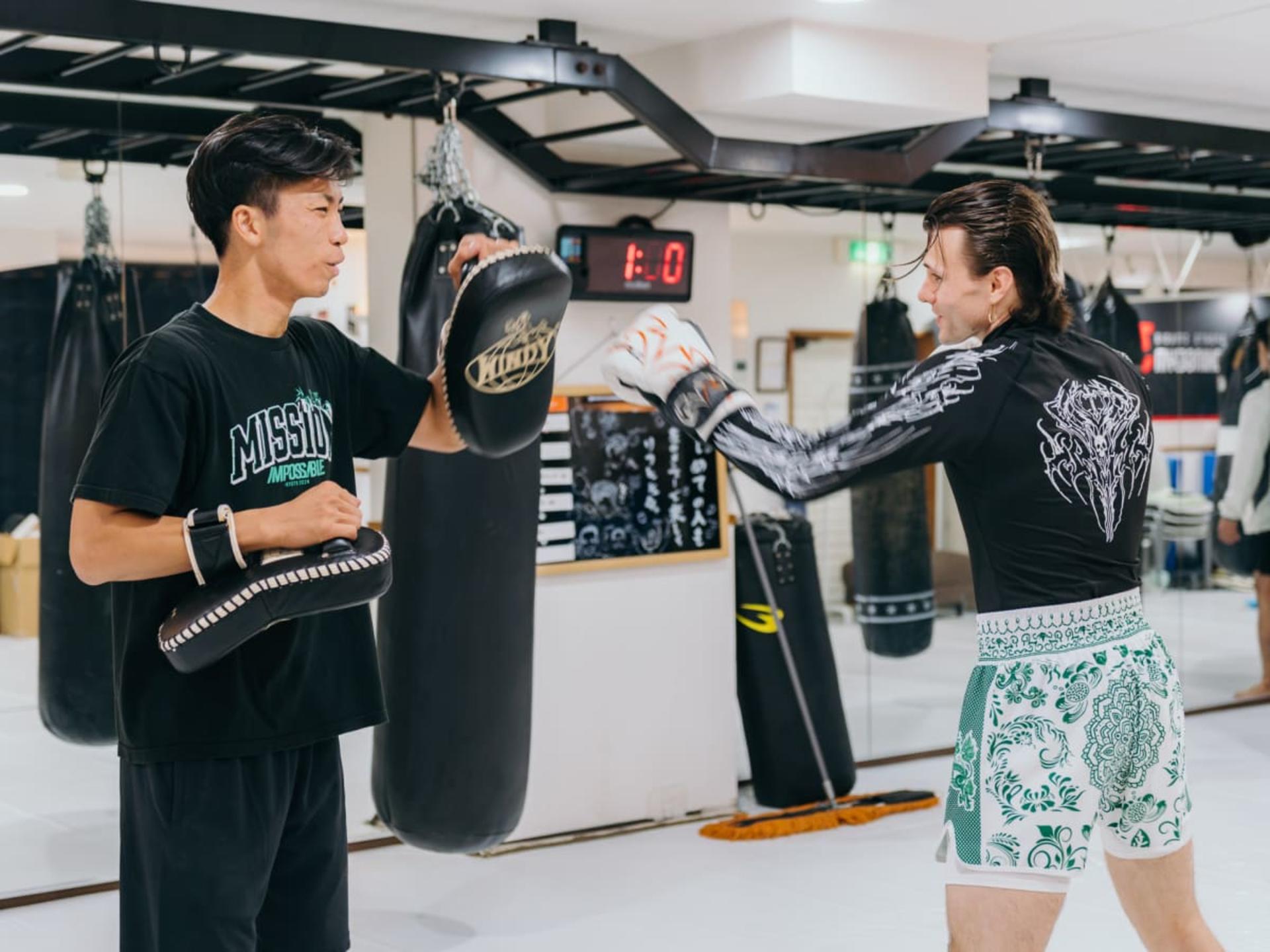 [Experience Tours Osaka]: Kickboxing with Pro Fighters - Thumbnail 6