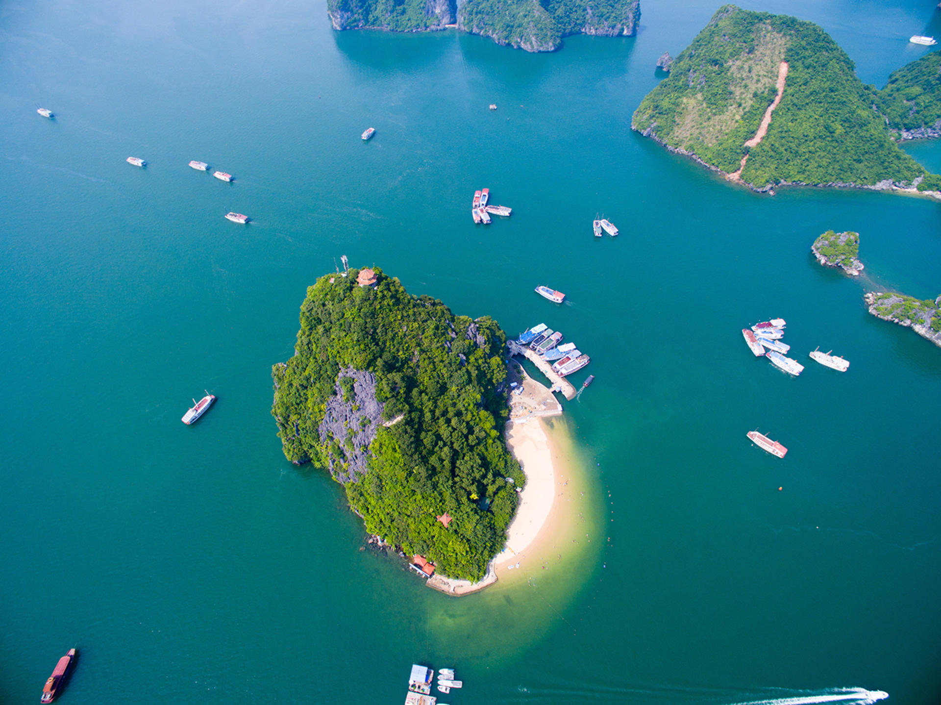 Asiana Day Cruise: Ha Long Bay, Sung Sot, Ti Top - Thumbnail 14
