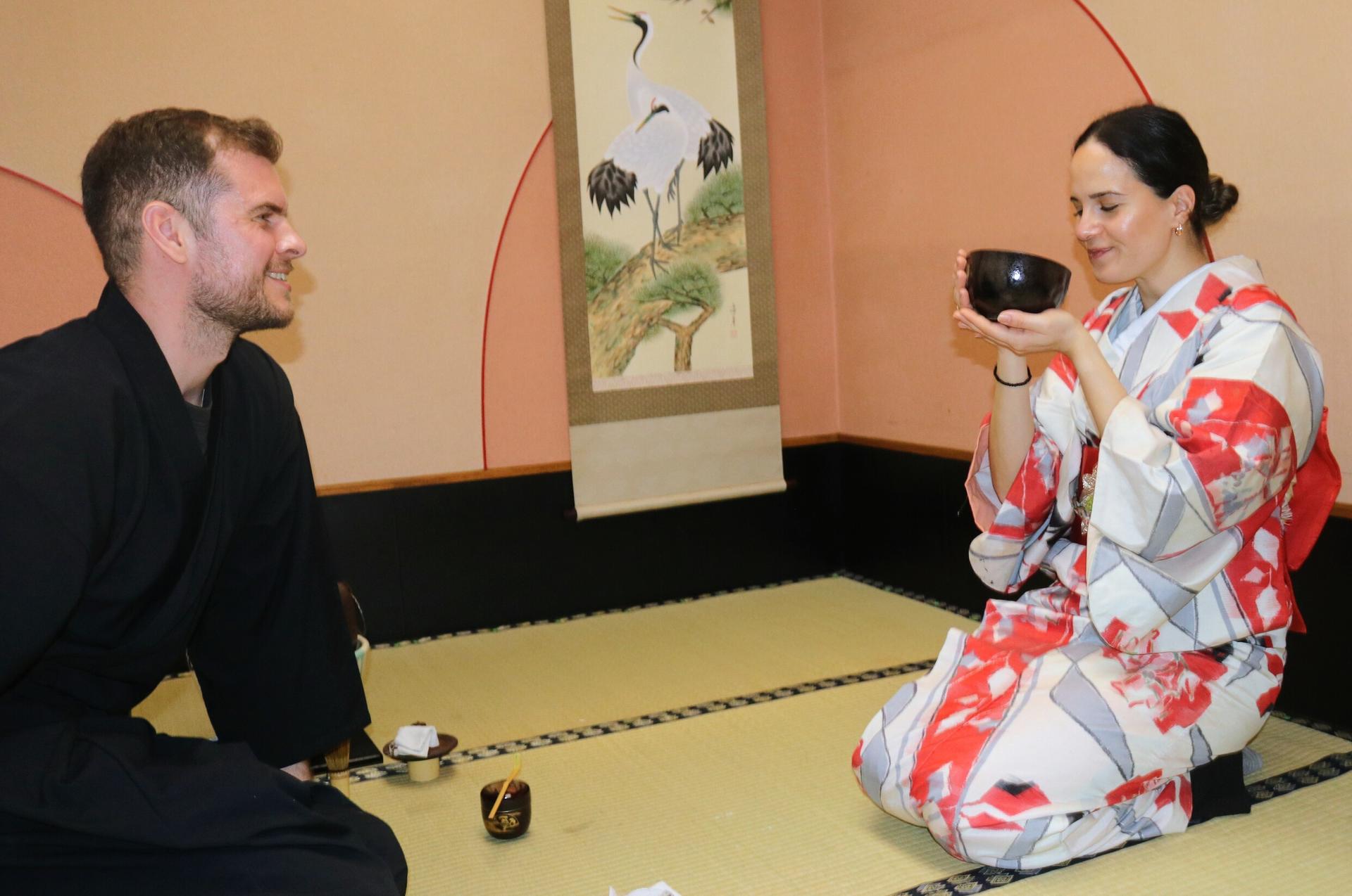 Learn Zen of Making tea Matcha,enjyoing Wagashi in kimono set - Thumbnail 37