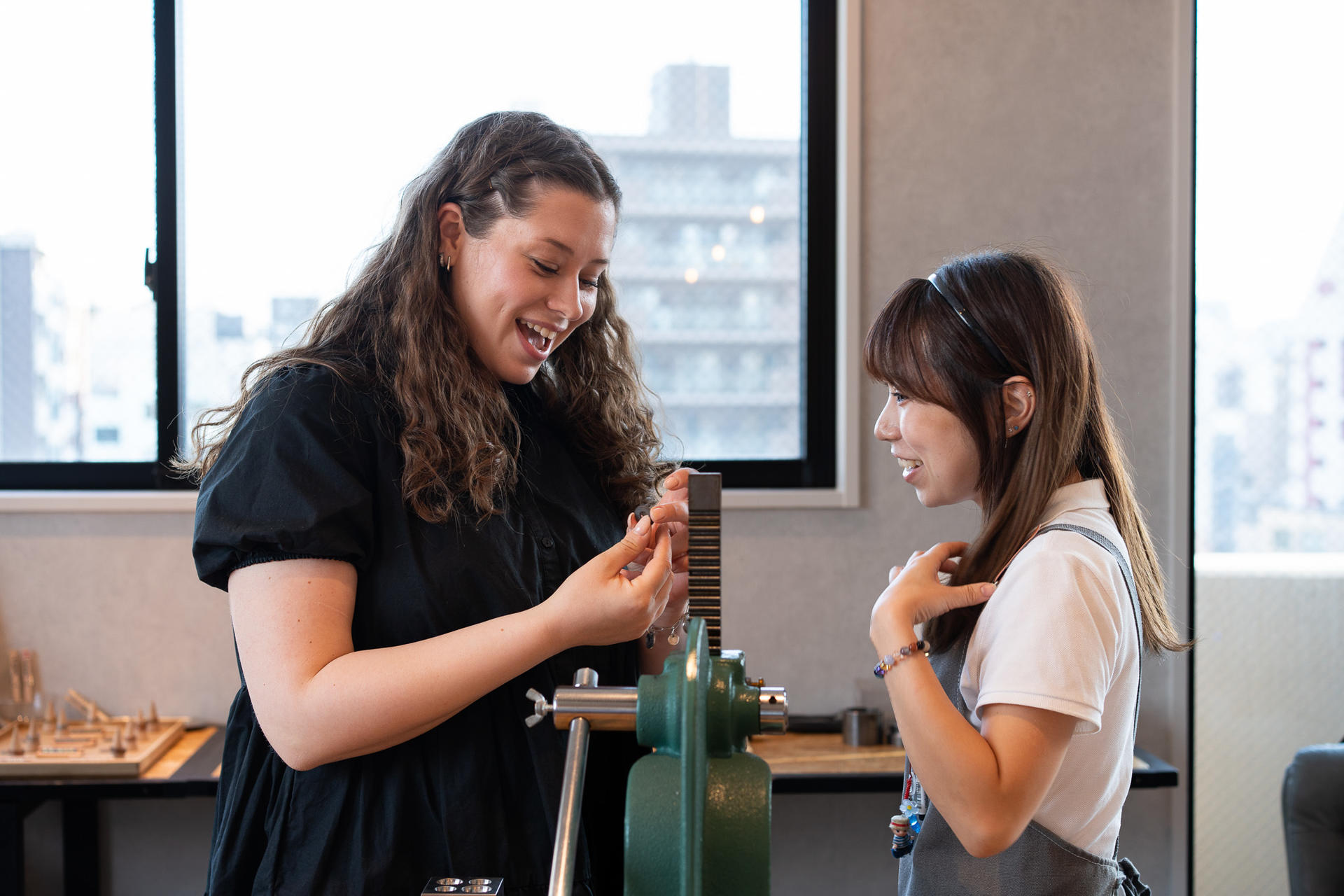 Tokyo: Vintage Coin Ring Making Workshop in Shinjuku - Thumbnail 4