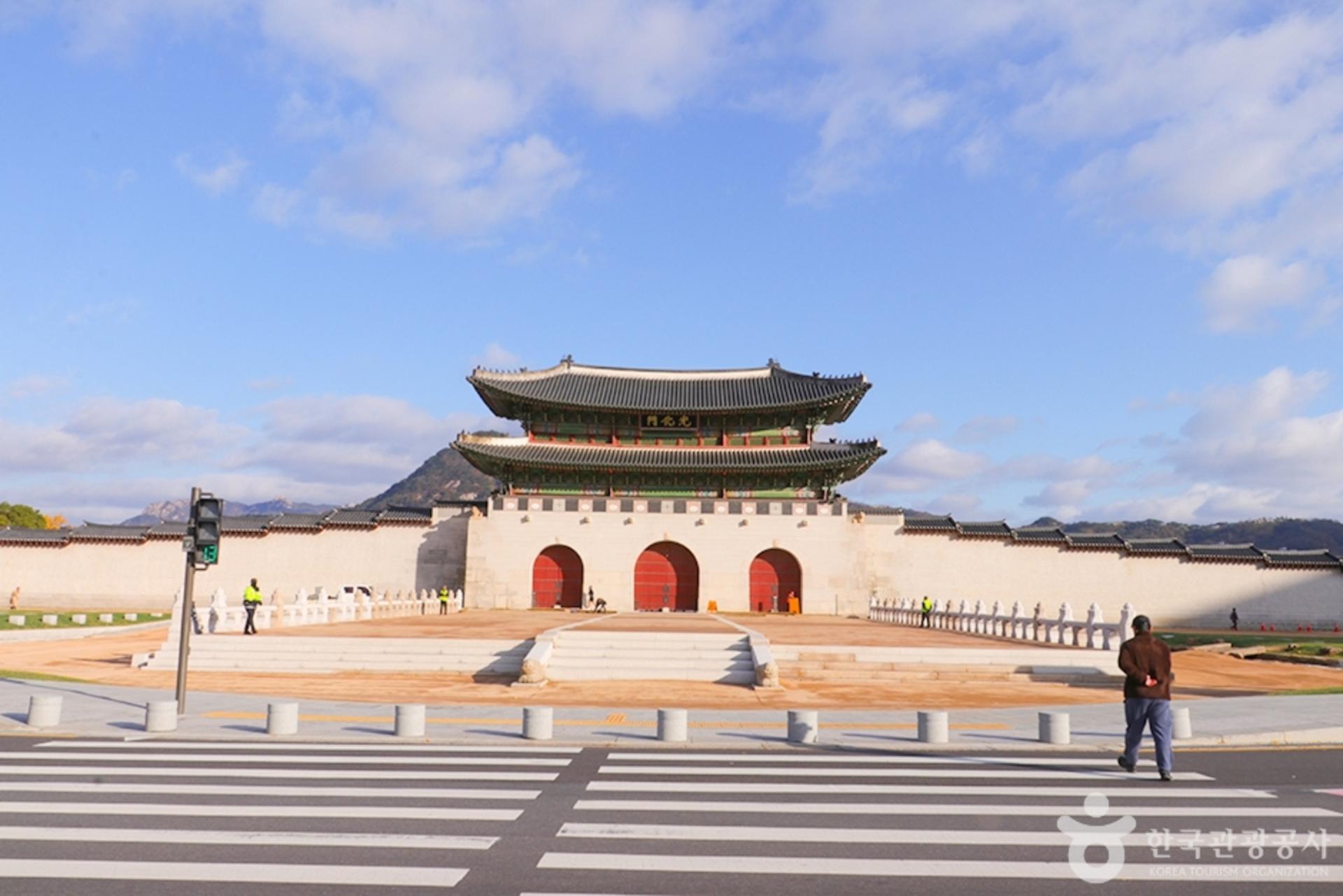 Seoul Gyeongbok Palace Half-Day Small Group Tour - Thumbnail 11