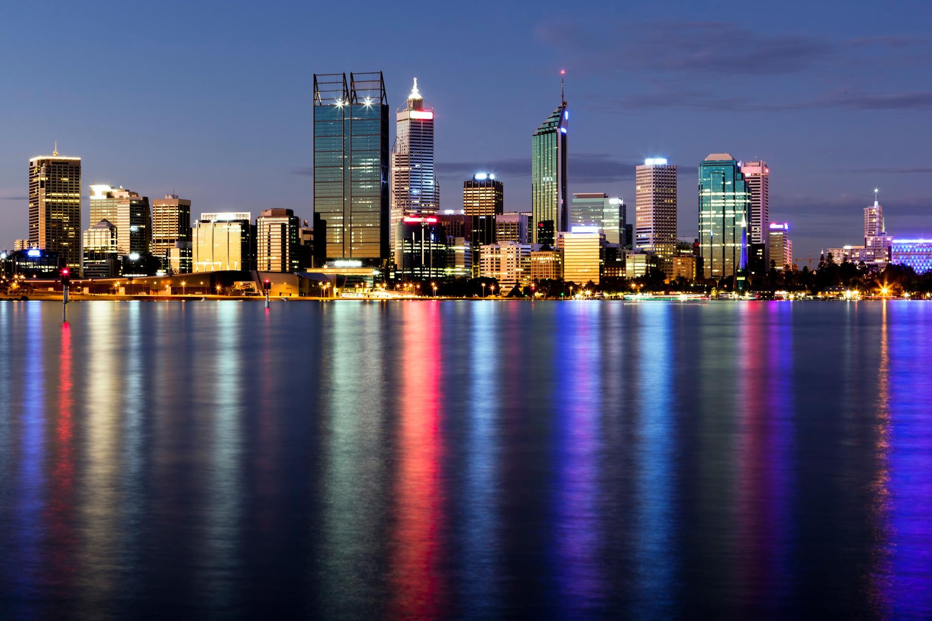 Swan River Dinner Cruise in Perth - Thumbnail 2