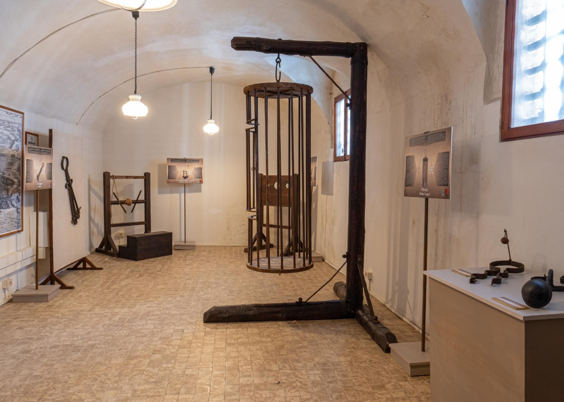 Venice Lords of the Night Prisons Palace Cells & Torture Tools Tour - Thumbnail 7