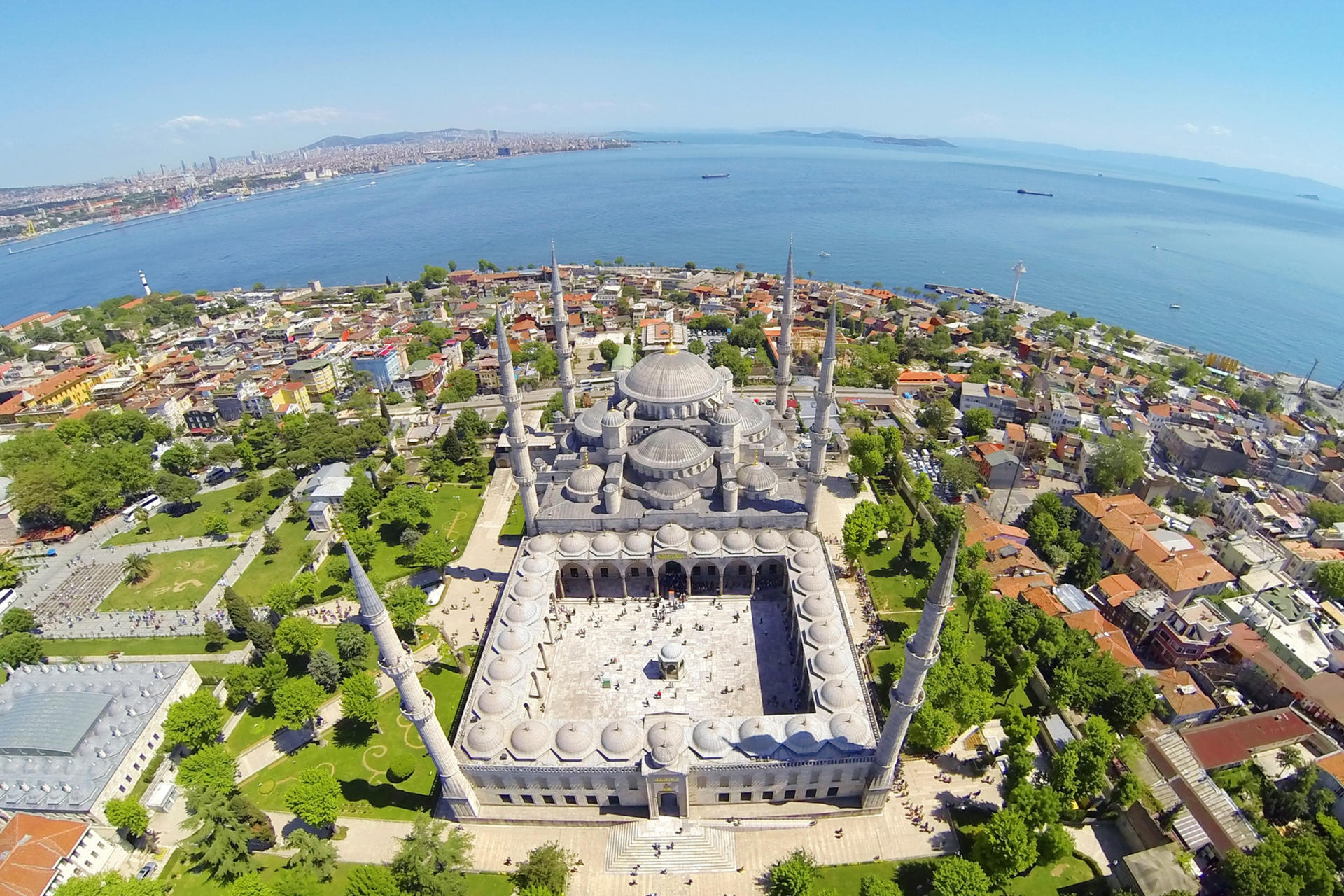 Blue Mosque, Hagia Sophia & Topkapi Palace Guided Tour w/Lunch  - Thumbnail 2