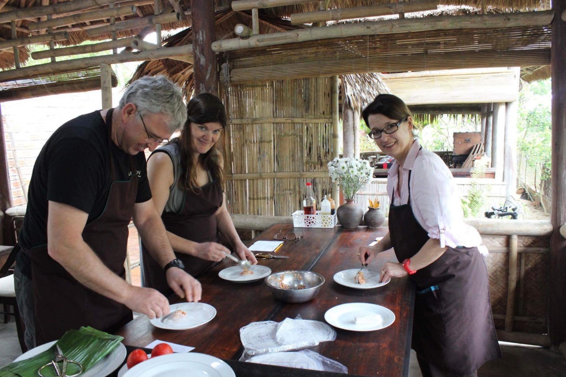Tra Que Village Cooking Class and Herbal Massage - Thumbnail 4