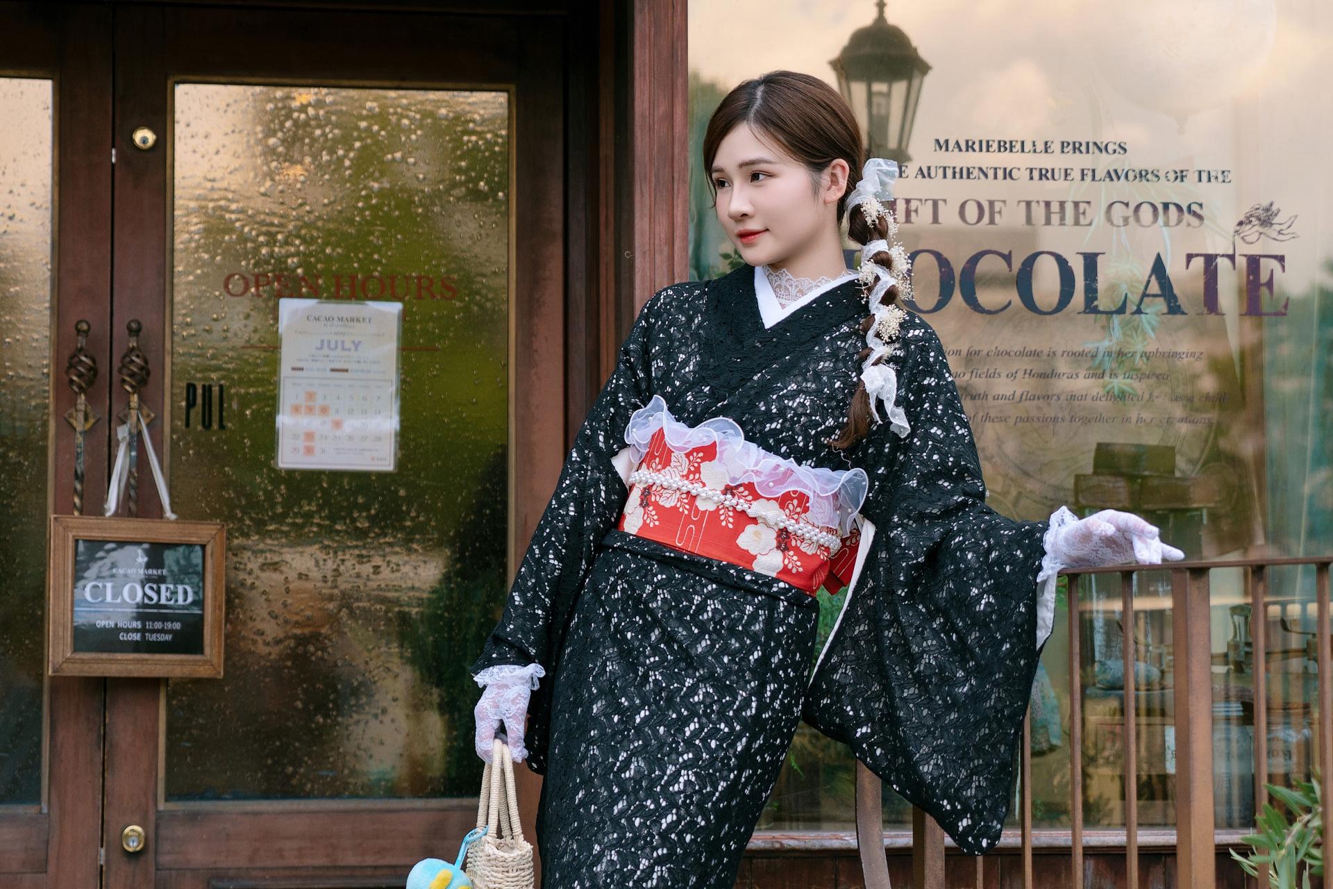 Kimono & Yukata Rental and Photo Shoot (Kyoto, Gion-Shijo, Yasaka Shrine) - Kimono Rental Misaki - Thumbnail 3