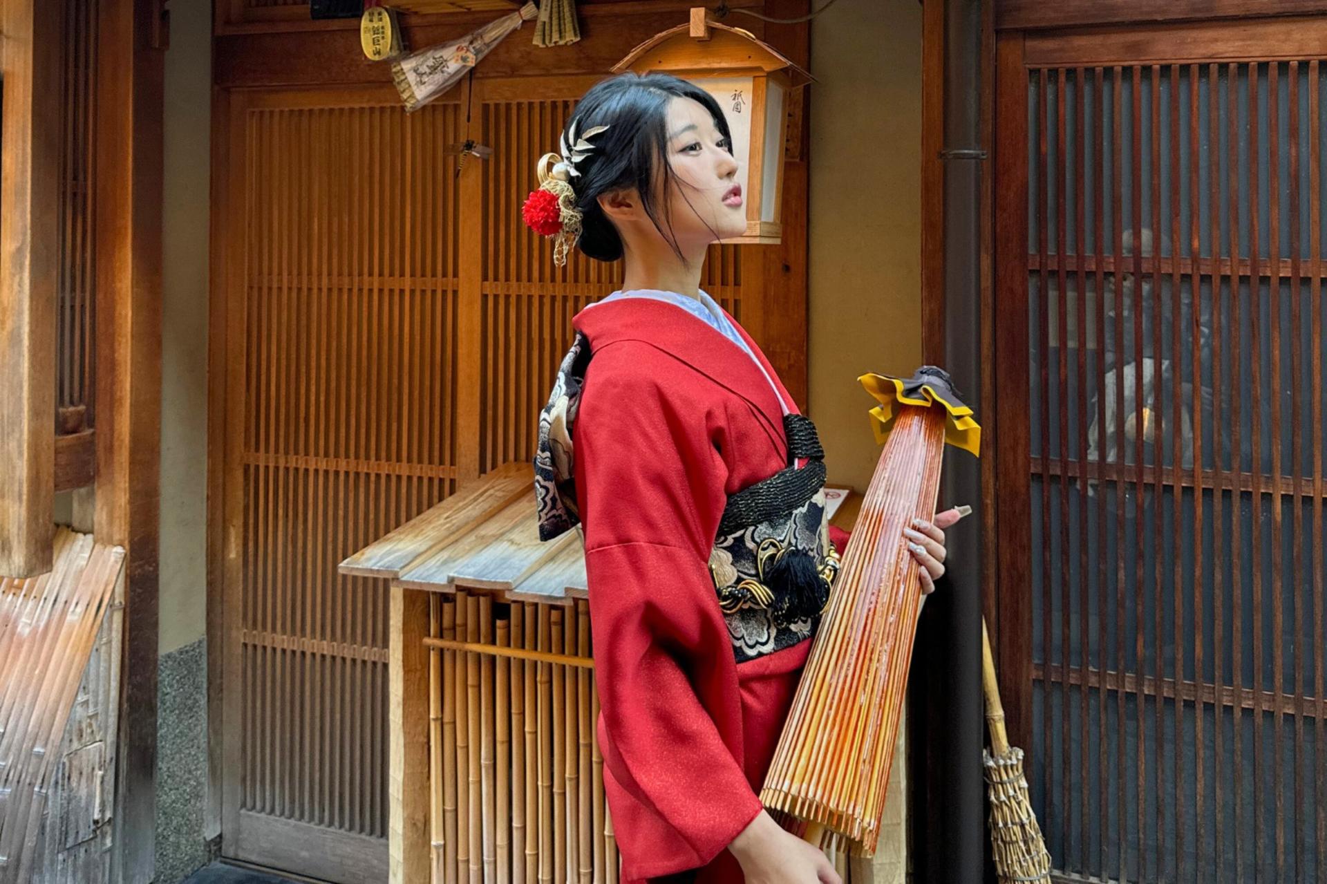 Kyoto, Japan | Gion Kimono Rental Experience (by Rika Kimono) - Thumbnail 10