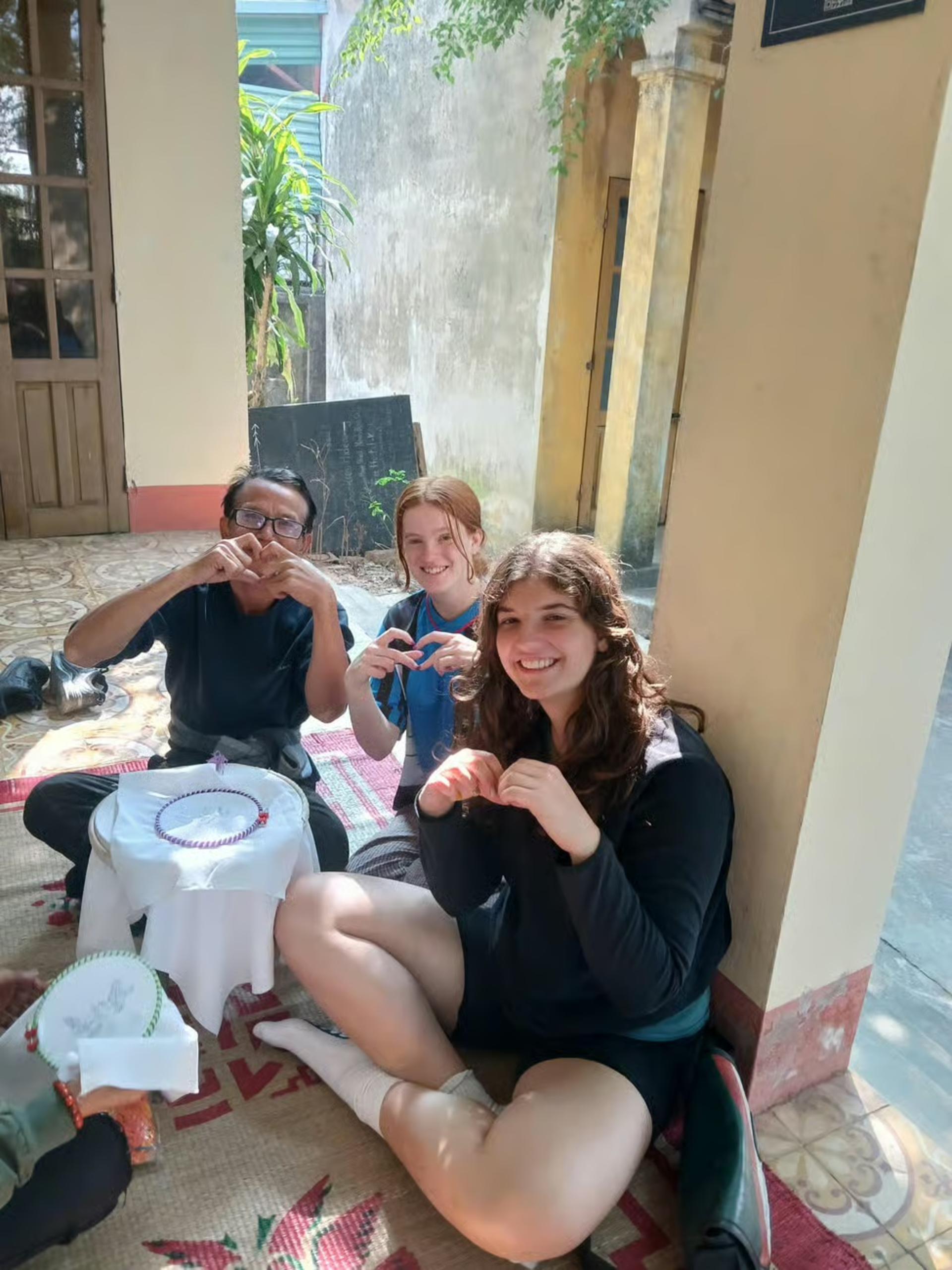 Traditional Embroidery Workshop with Local Artisan at Ninh Binh - Thumbnail 8