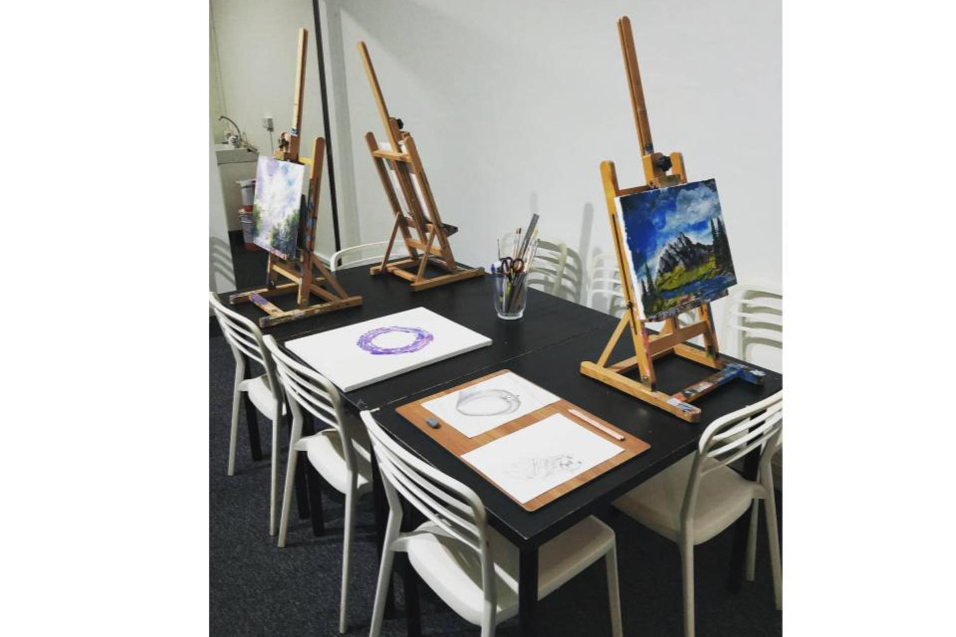 3-hour Art Jamming Class with Free Flow Drinks in Singapore - Thumbnail 2