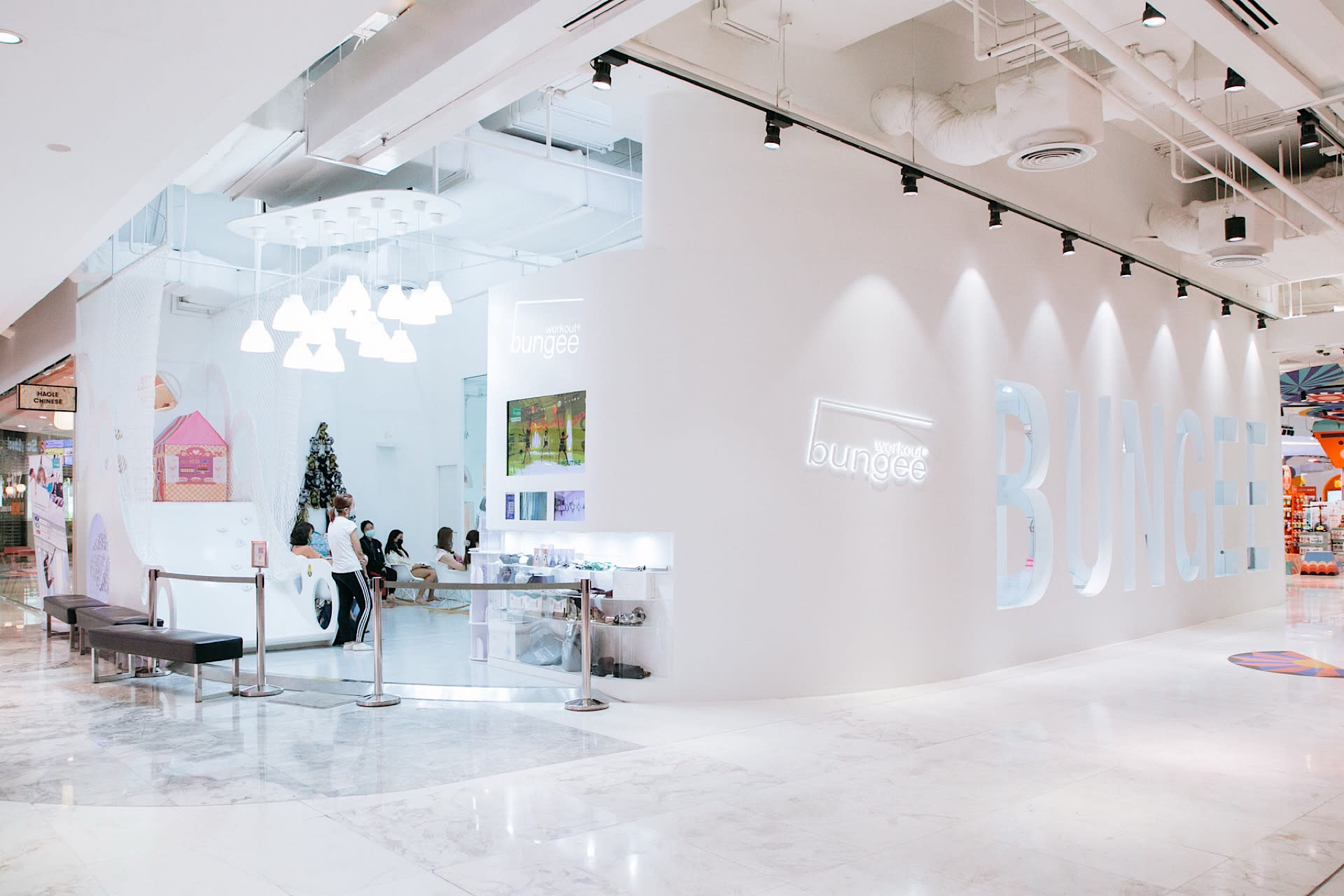bungeeWORKOUT at EmQuartier Bangkok - Thumbnail 4