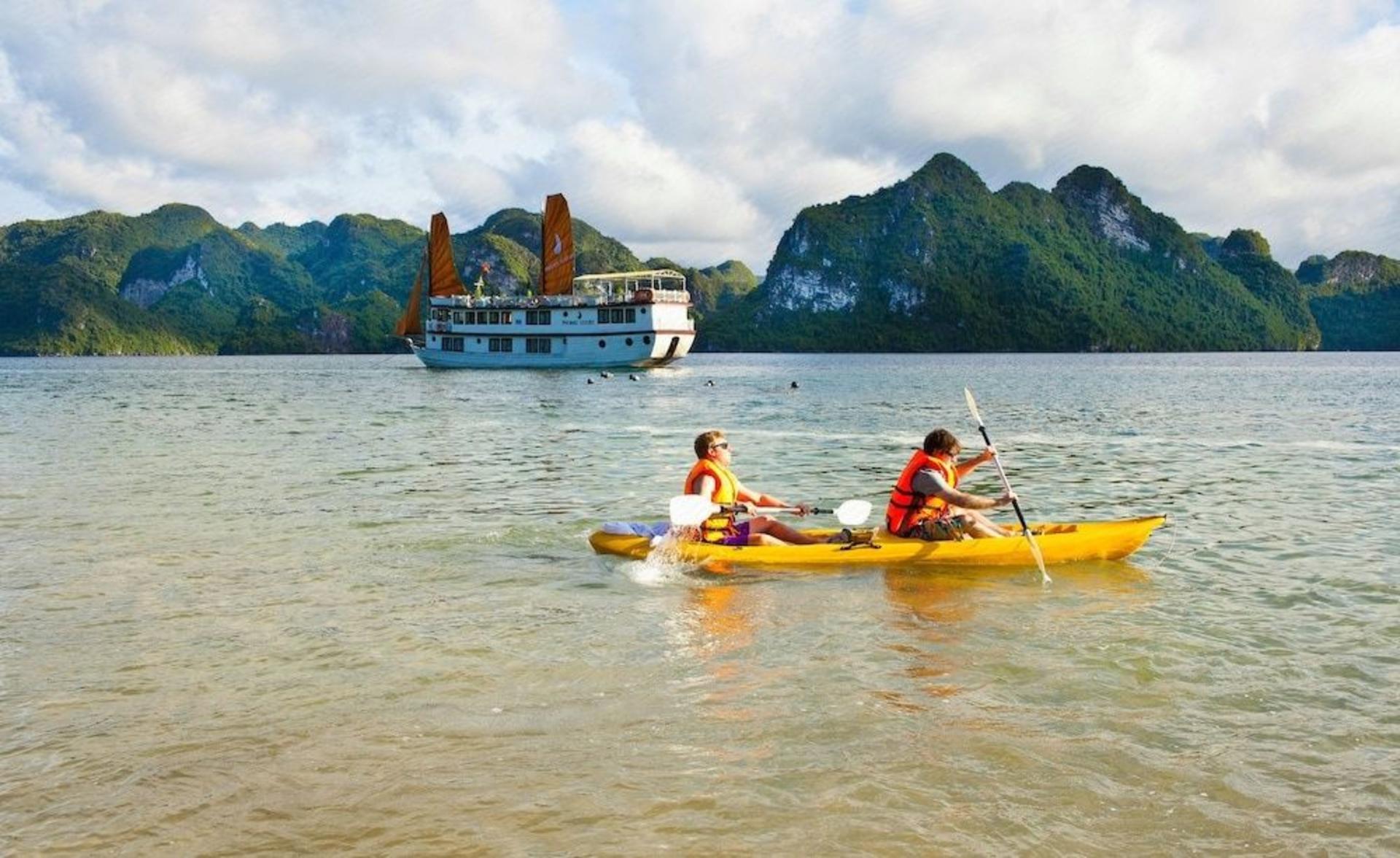 Phoenix 2D1N Cruise: Ha Long Bay Tour with Sung Sot and Ti Top - Thumbnail 3