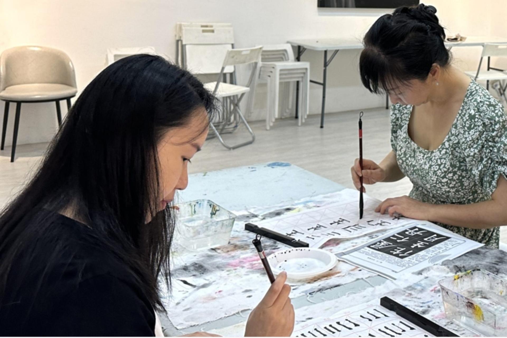 Chinese Calligraphy Writing Workshop in Singapore - Thumbnail 3