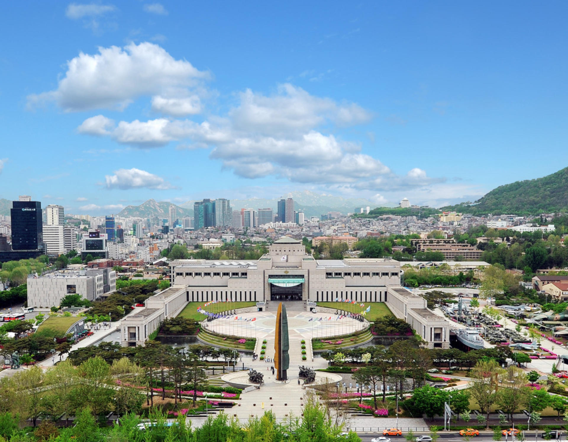 Seoul History Tour : Stories of National Museum & War Memorial - Image 1