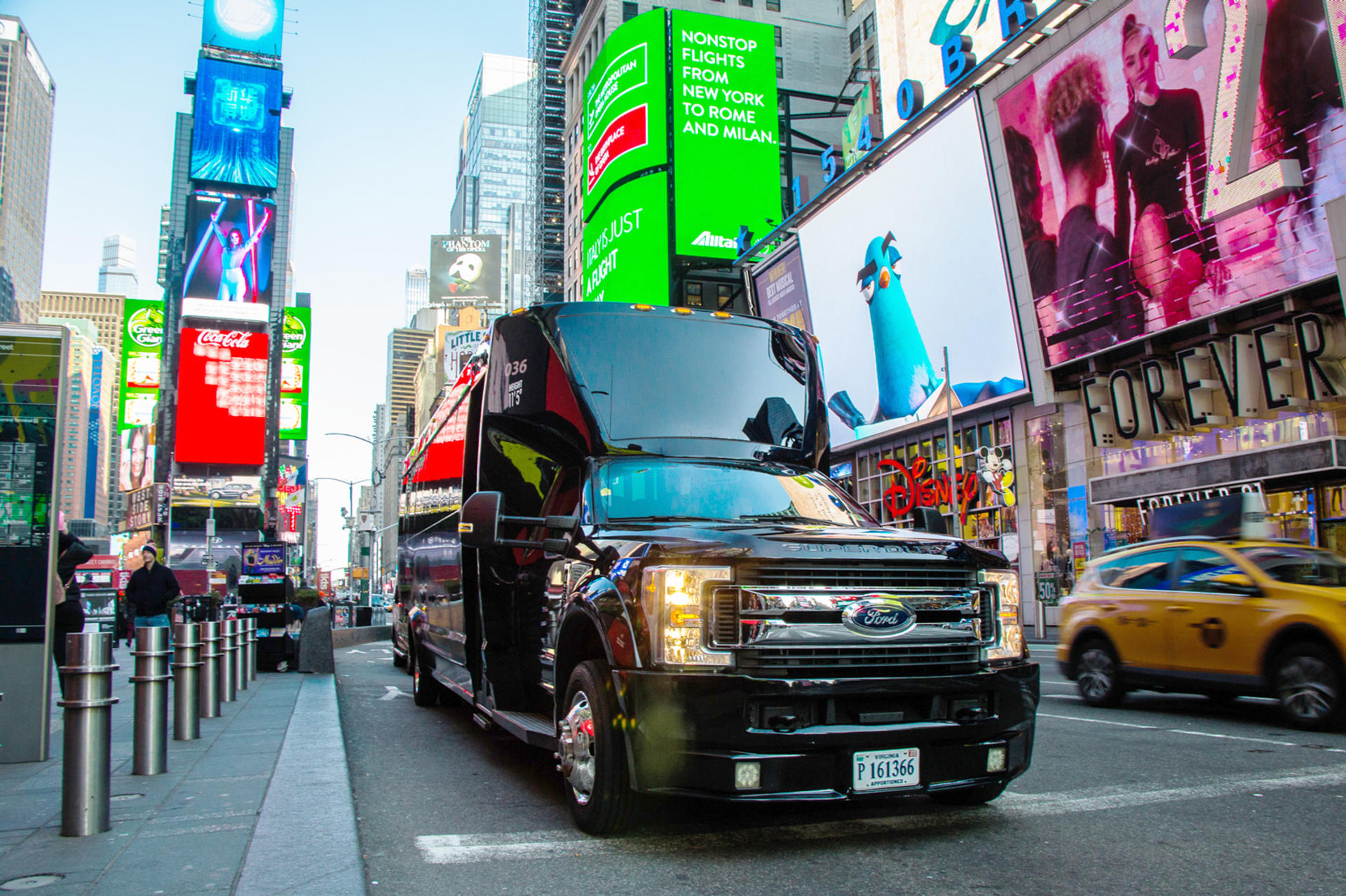 New York in One Day Guided Sightseeing Bus Tour - Image 1