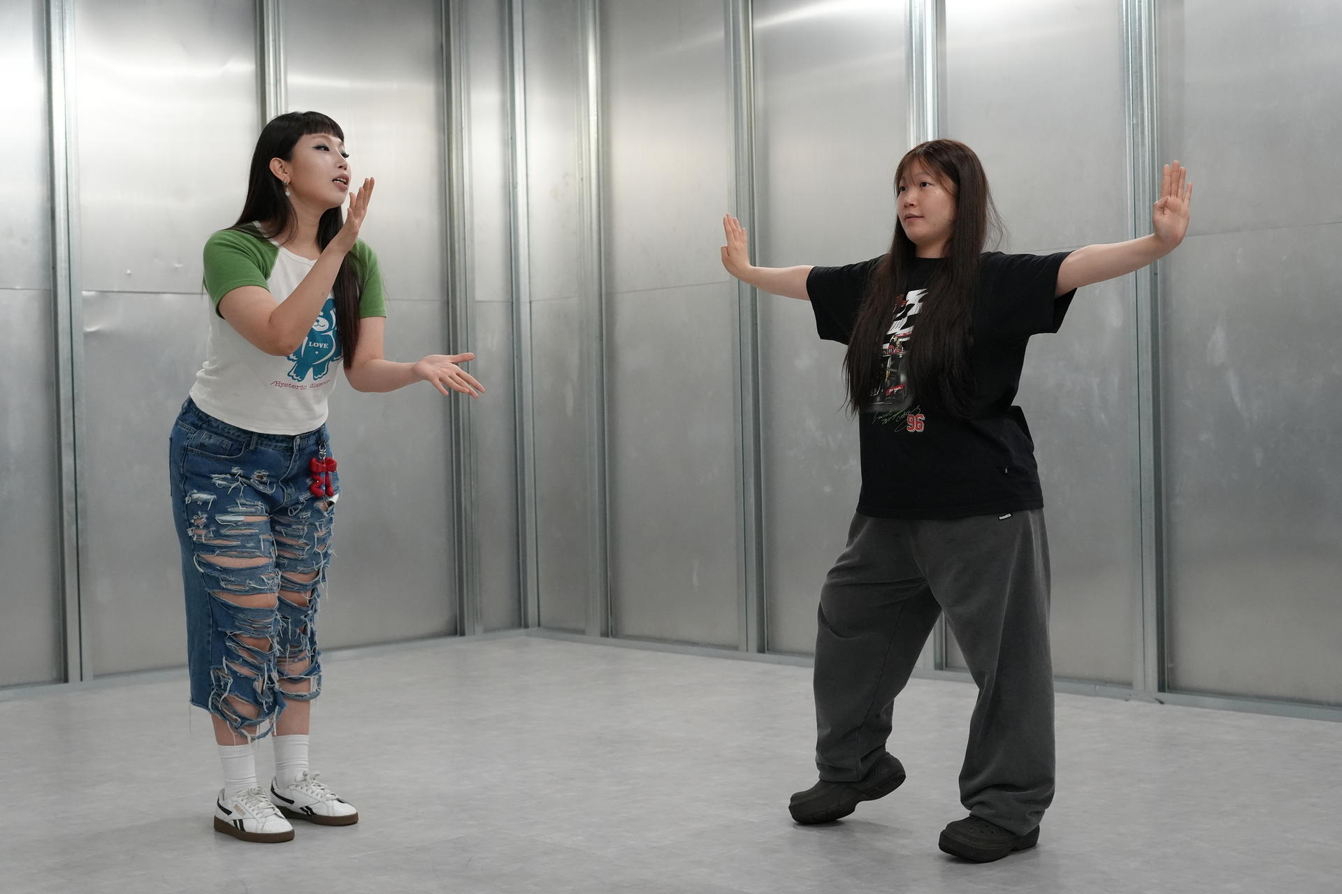 K-Pop Dance Class in Seoul: Learn Choreography & Shoot Music Video - Thumbnail 12