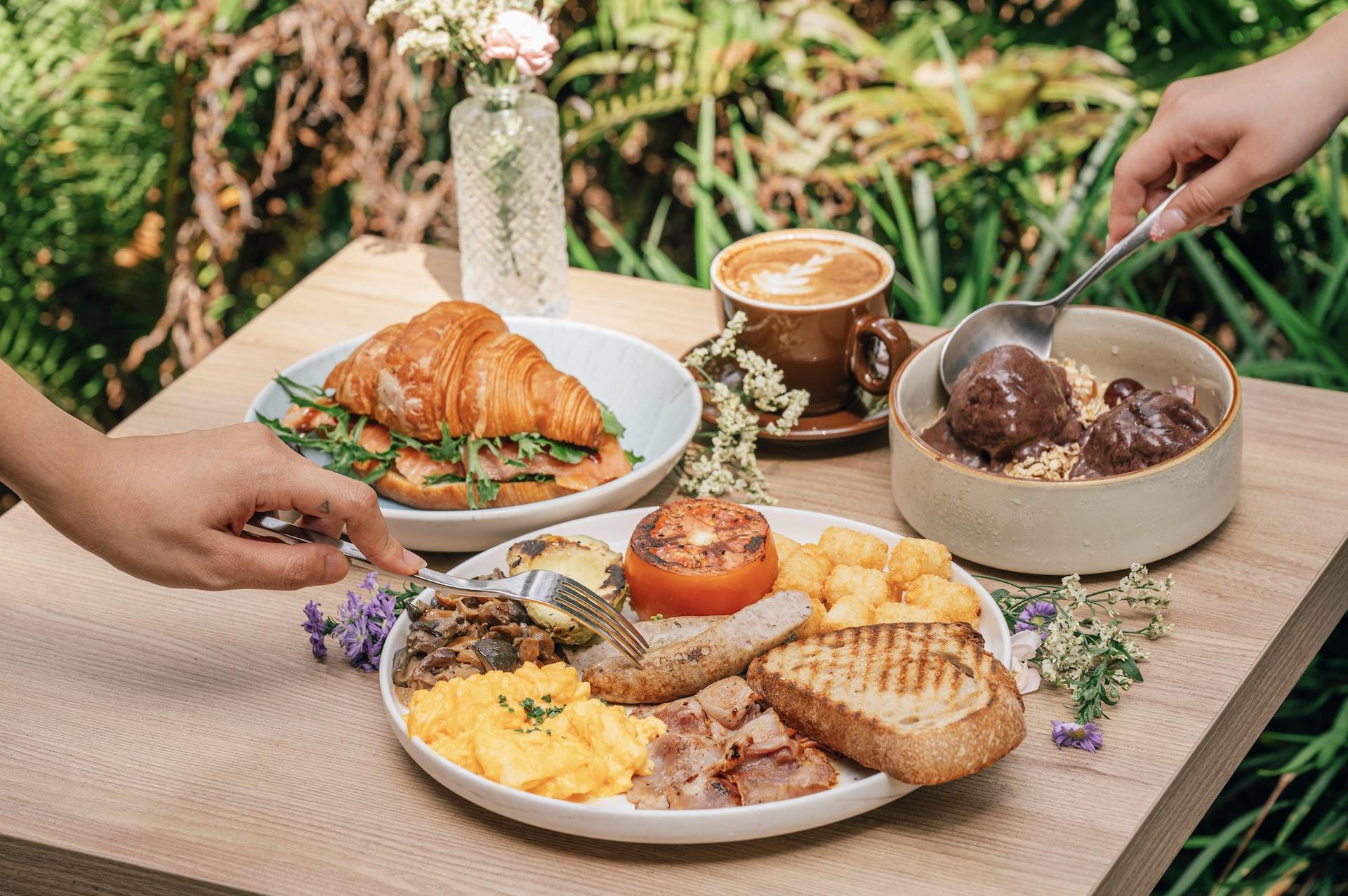Wildseed Cafe at The Garage, Singapore Botanic Gardens - Thumbnail 3