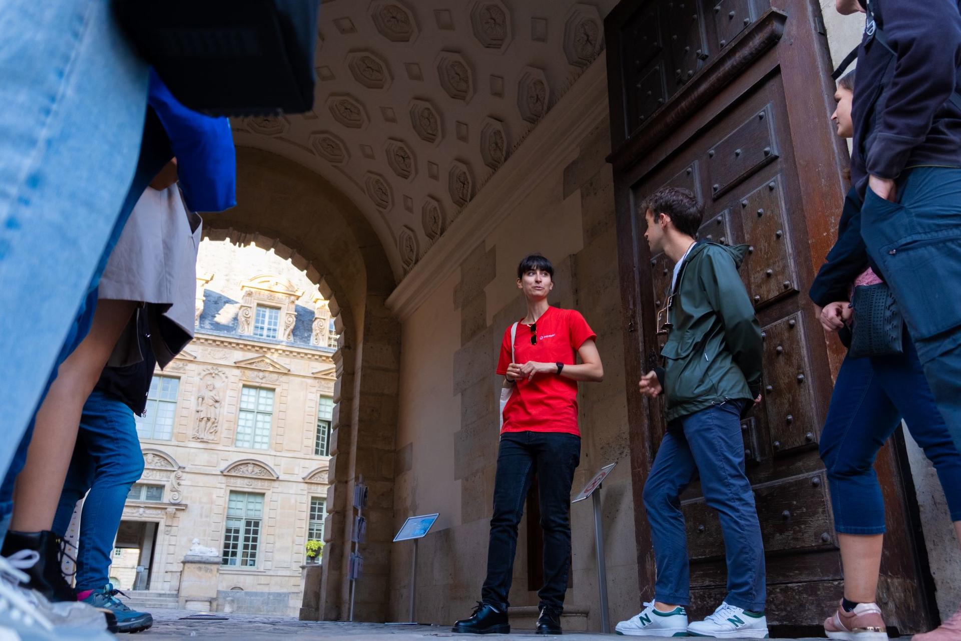Hidden Gems of Marais Guided Tour in Paris - Thumbnail 3