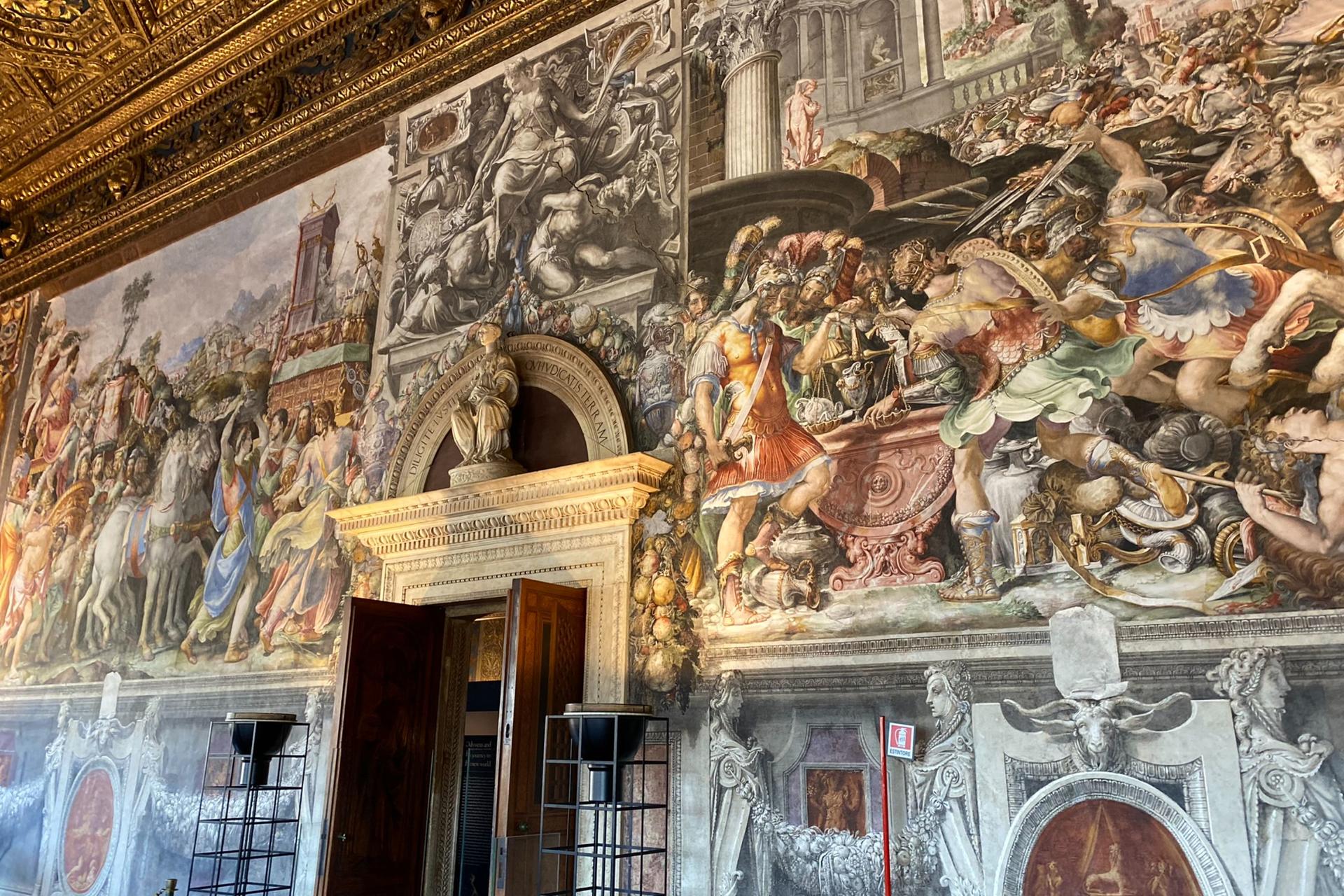 Palazzo Vecchio guided tour in Florence - Thumbnail 5
