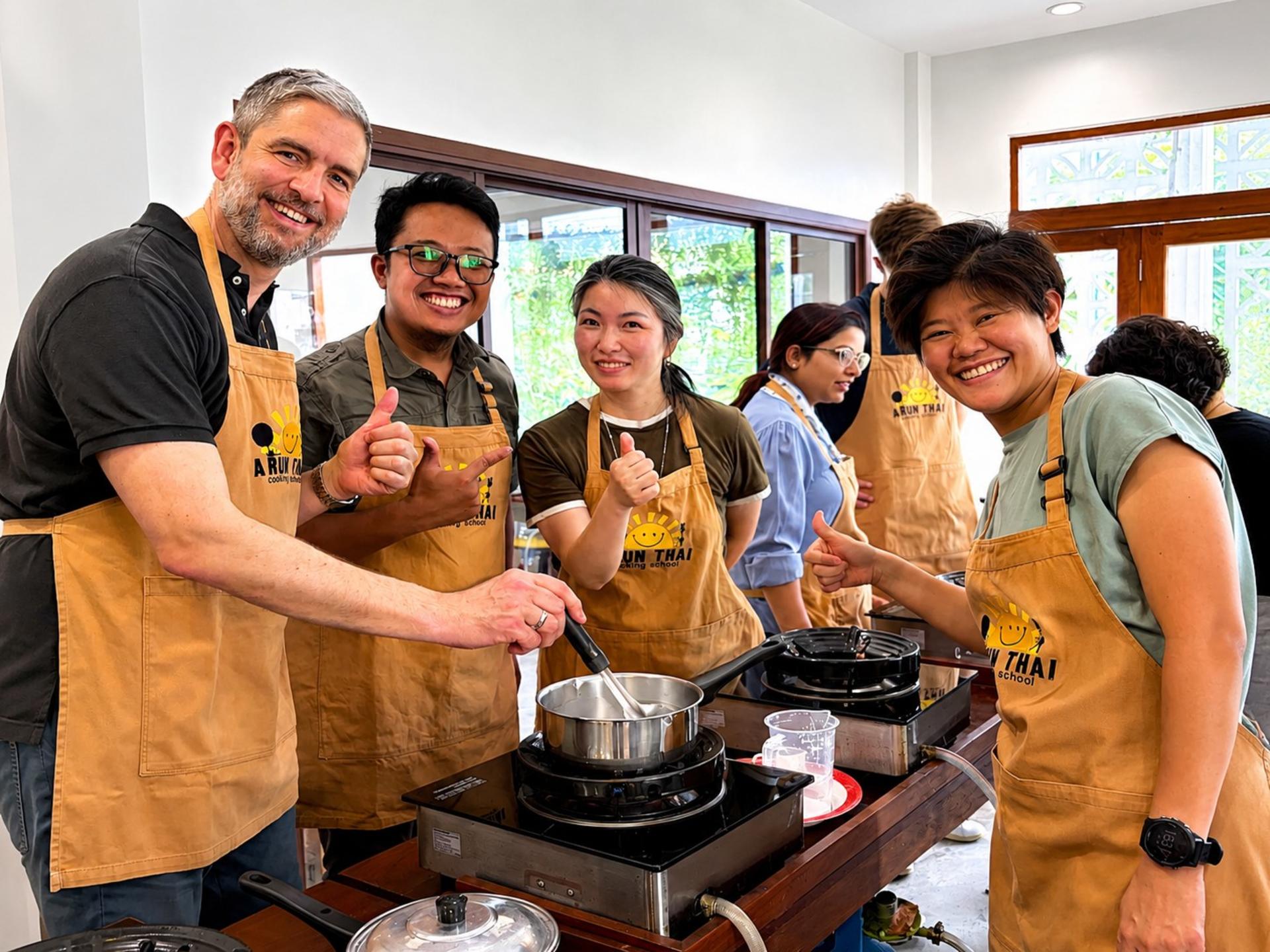 [ENG/中文] Bangkok Cooking Class with Market Tour & Tuk Tuk Ride - Thumbnail 2