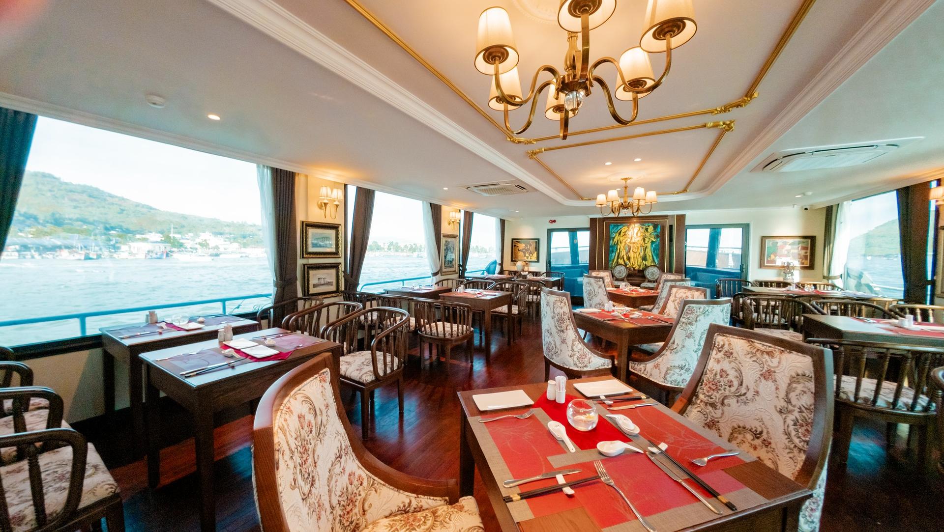 Nha Trang Luxury Dinner Cruise on Emperor Legend with Seafood - Thumbnail 5