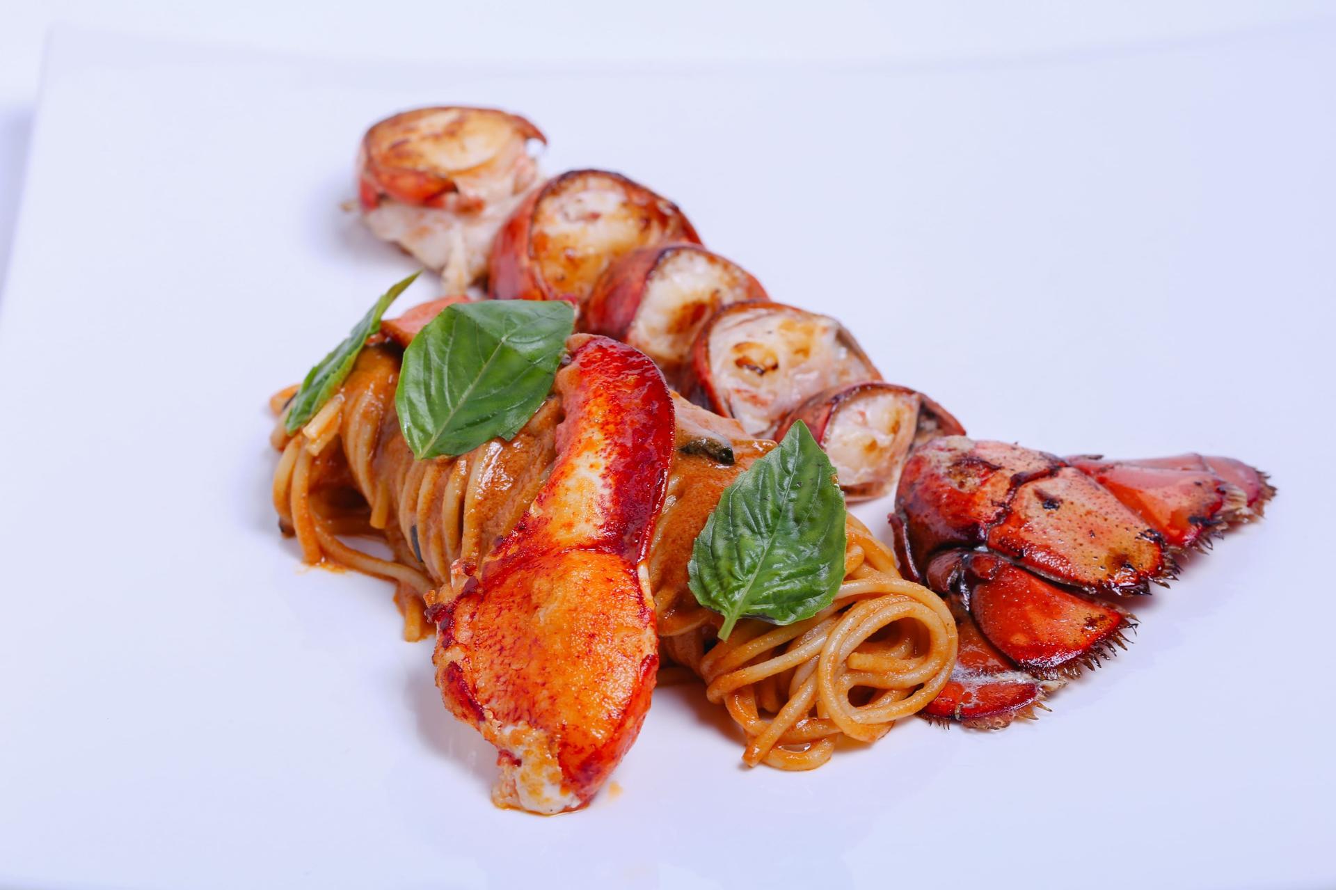 Red Sky Restaurant 55th Floor at Centara Grand - Thumbnail 16