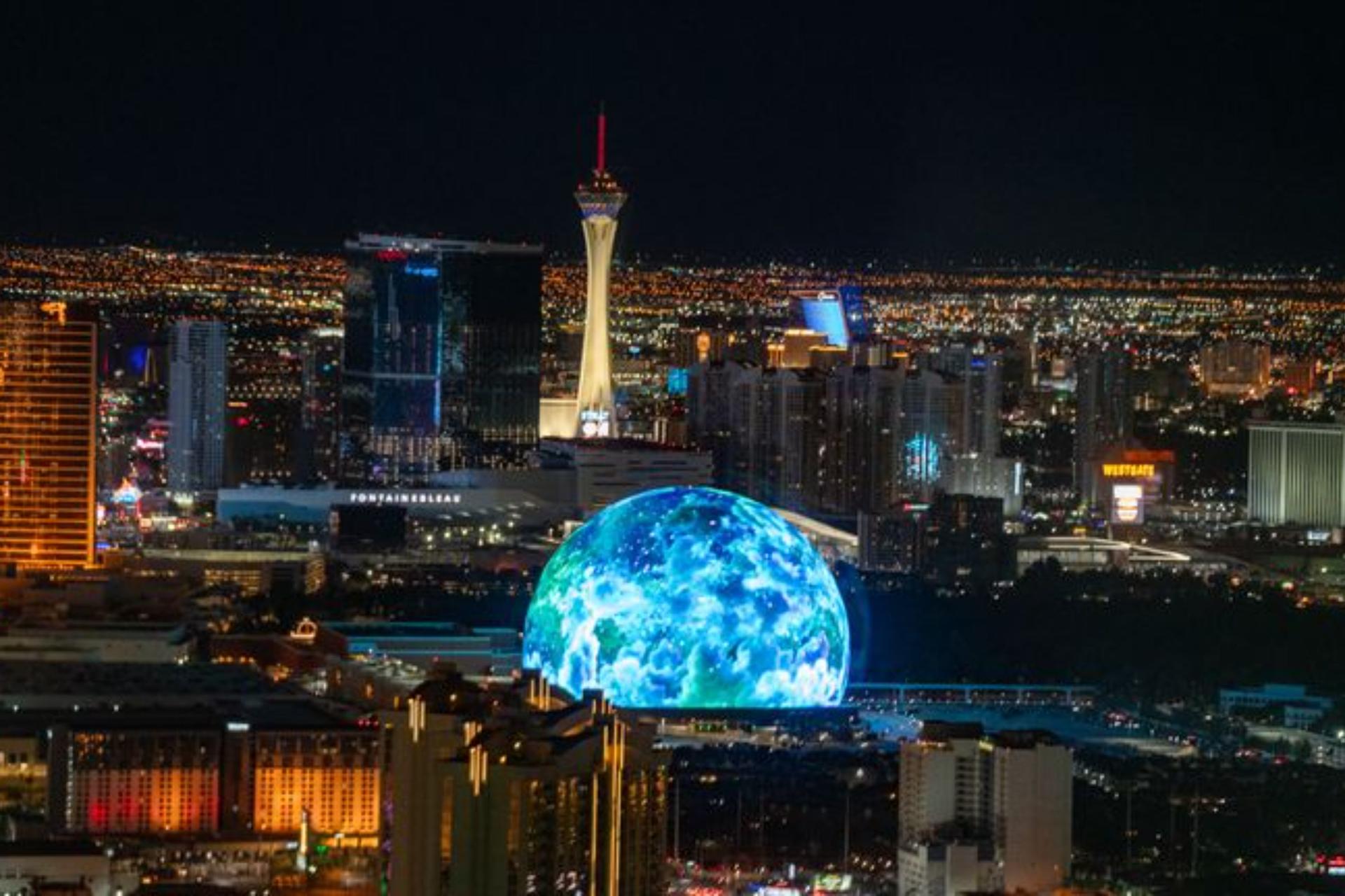 Las Vegas Strip Highlights Helicopter Tour with Optional Transfers - Thumbnail 2