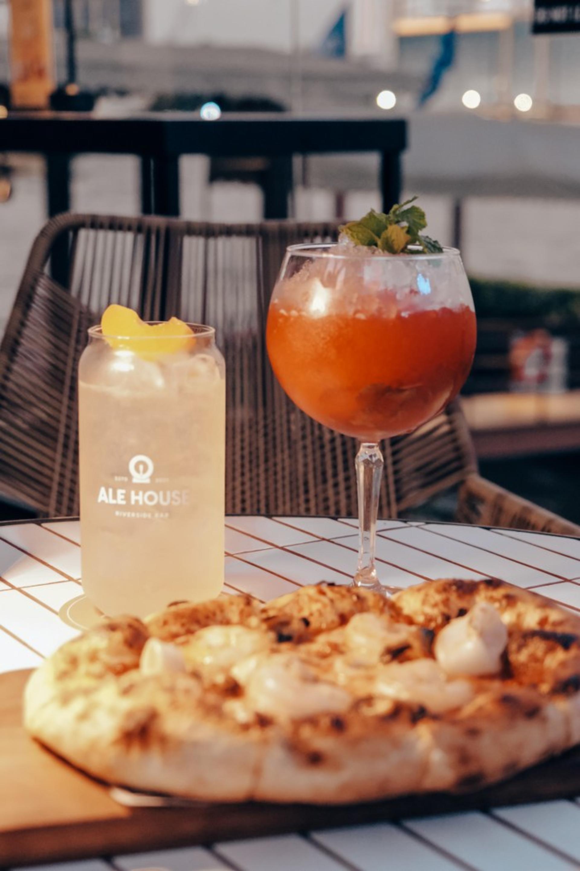Ale House - Riverside Bar at Millennium Hilton Bangkok - Thumbnail 4