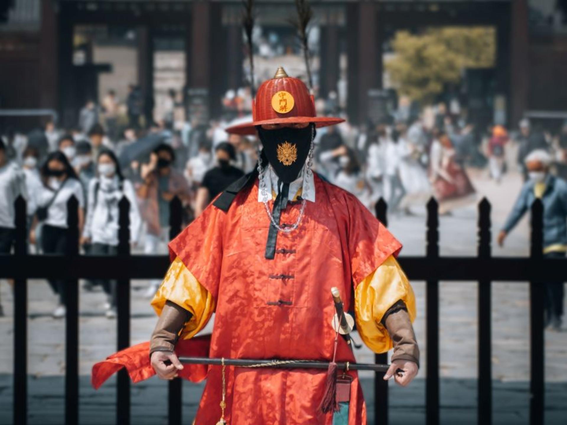 Seoul Gyeongbokgung & Bukchon Hanok Village Half-Day Small Group Tour - Thumbnail 3